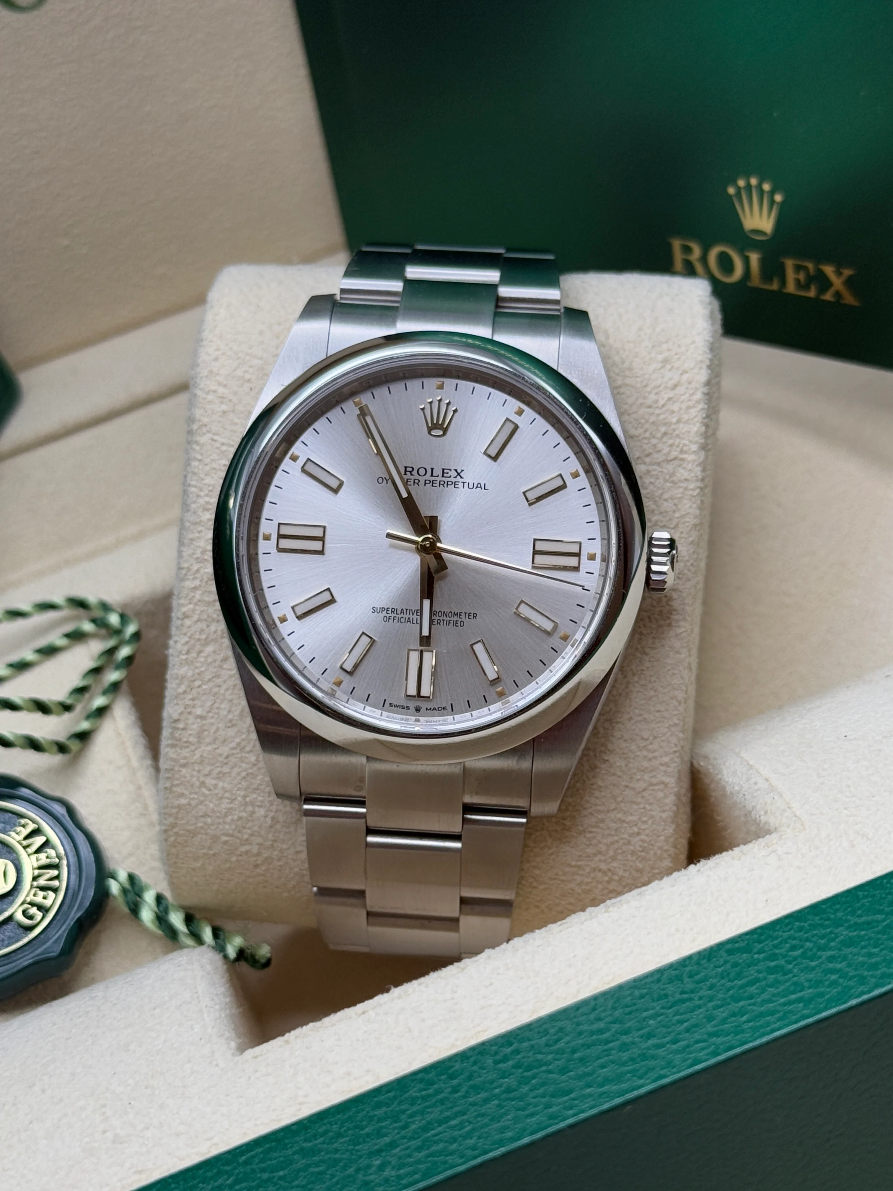 Rolex Oyster Perpetual 36mm 126000-0001 Silver Dial Oyster Bracelet
