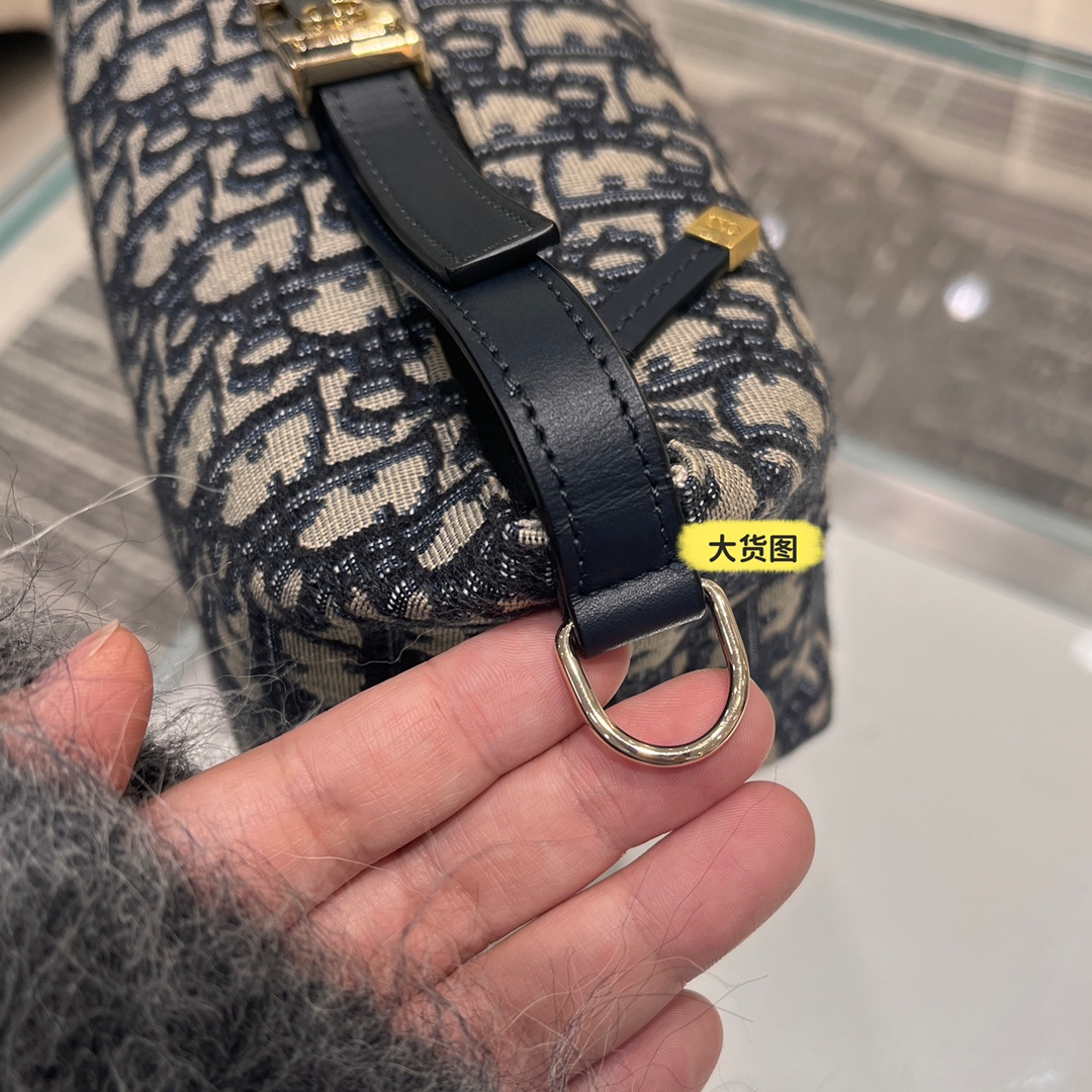 Medium DiorTravel Nomad Pouch - Blue Dior Oblique Jacquard - Replica Luxury Bags™