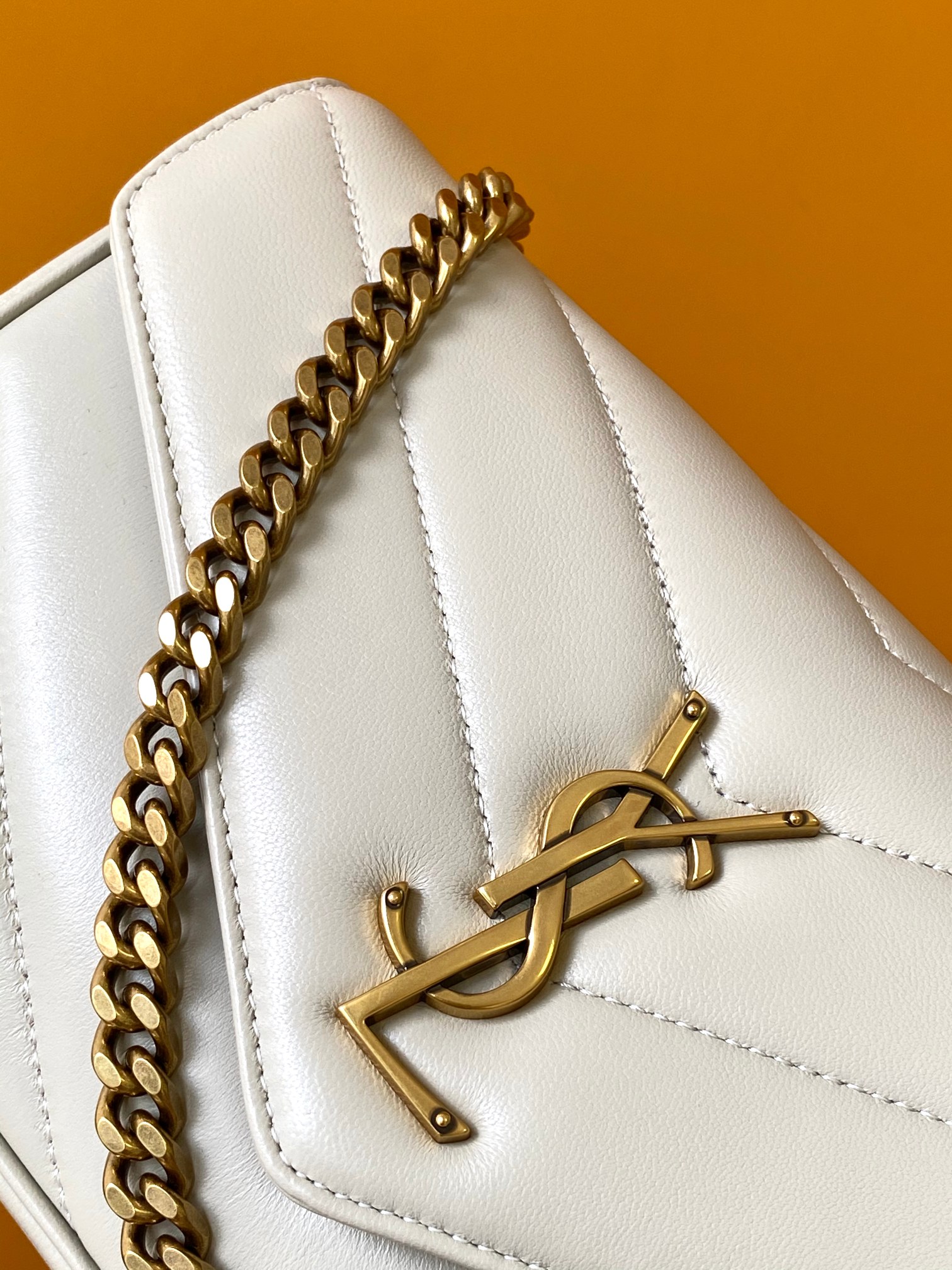YSL Mini、Small、Medium、Large Loulou  in White Lambskin Leather Gold-Toned Hardware - Replica Luxury Bags™