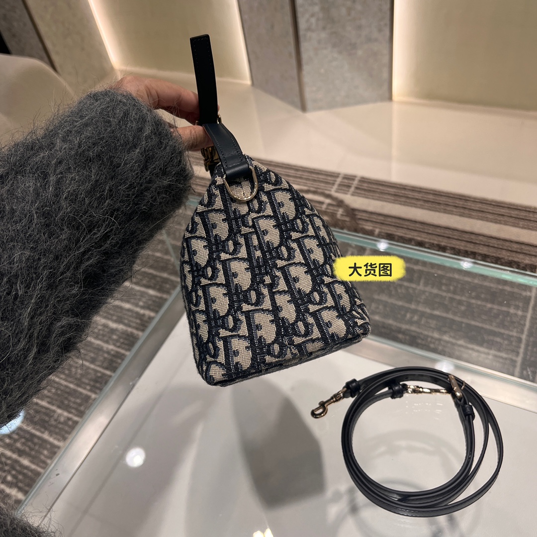 Medium DiorTravel Nomad Pouch - Blue Dior Oblique Jacquard - Replica Luxury Bags™