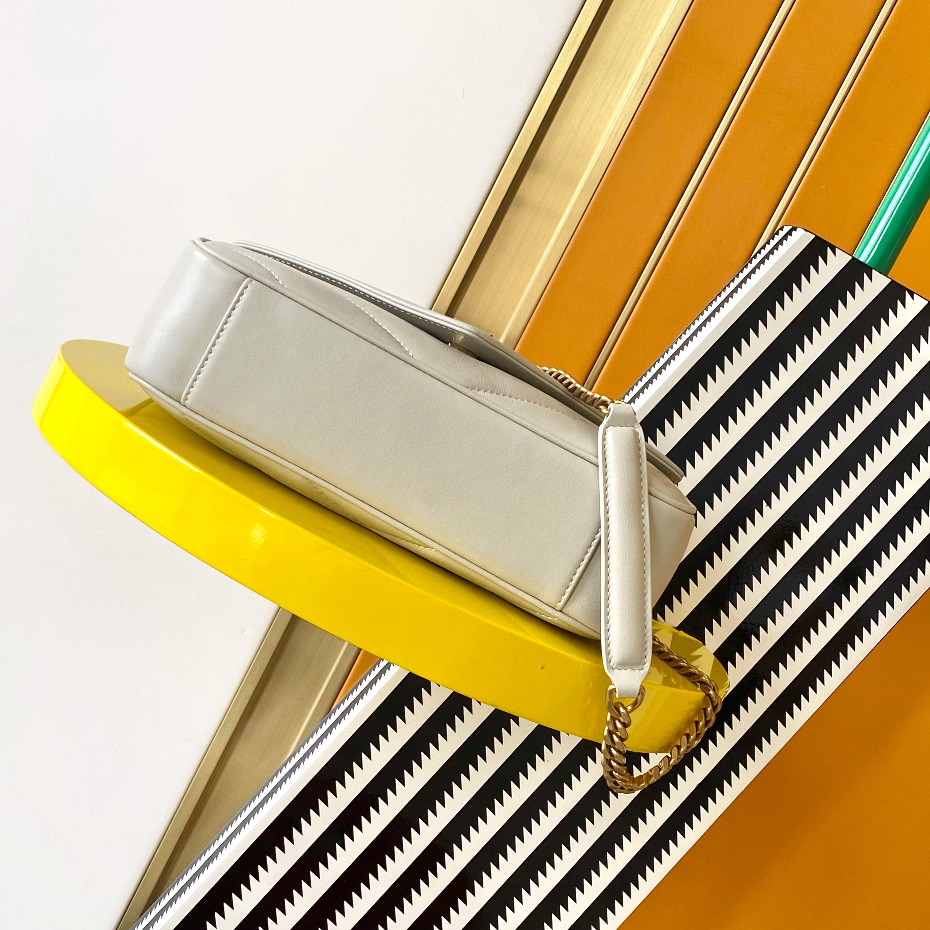 YSL Mini、Small、Medium、Large Loulou  in White Lambskin Leather Gold-Toned Hardware - Replica Luxury Bags™