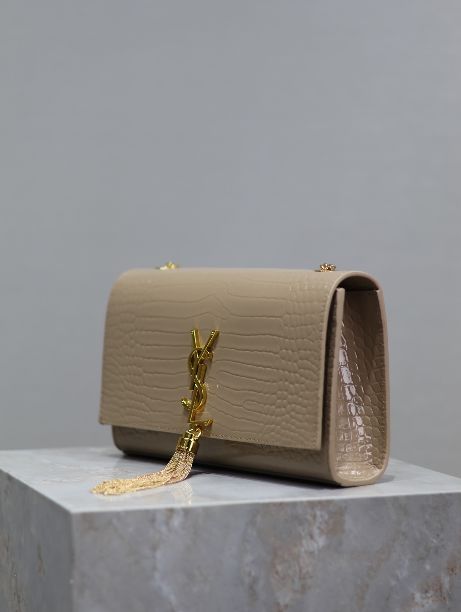 YSL Medium Kate Tassel  in Beige Crocodile Grain Leather - Replica Luxury Bags™