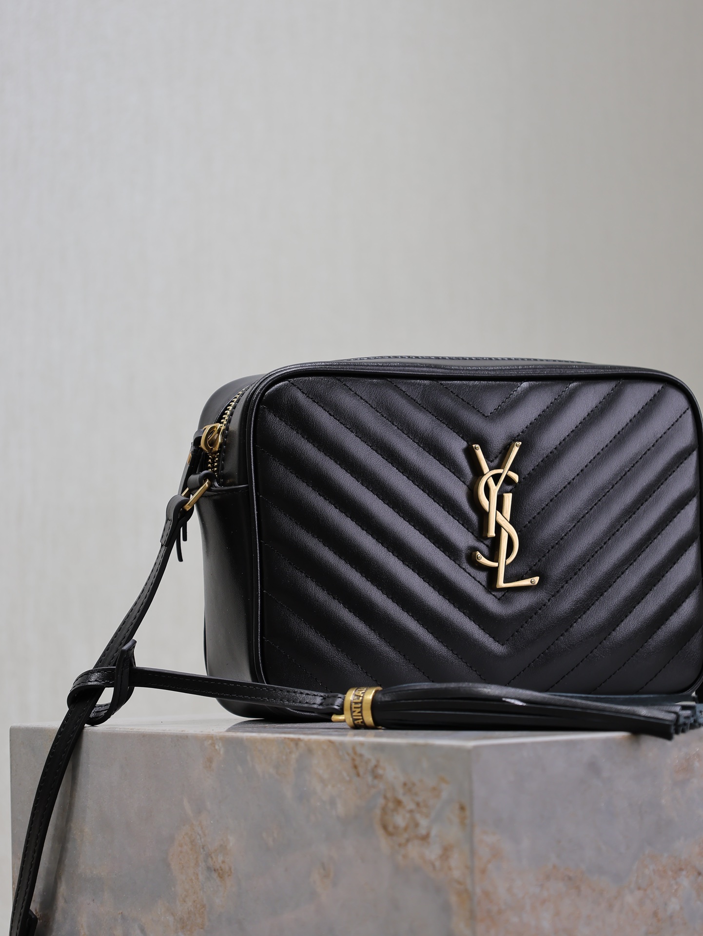 YSL Lou Camera  in Black Quilted Calfskin & Gold-Toned Hardware - Replica Luxury Bags™