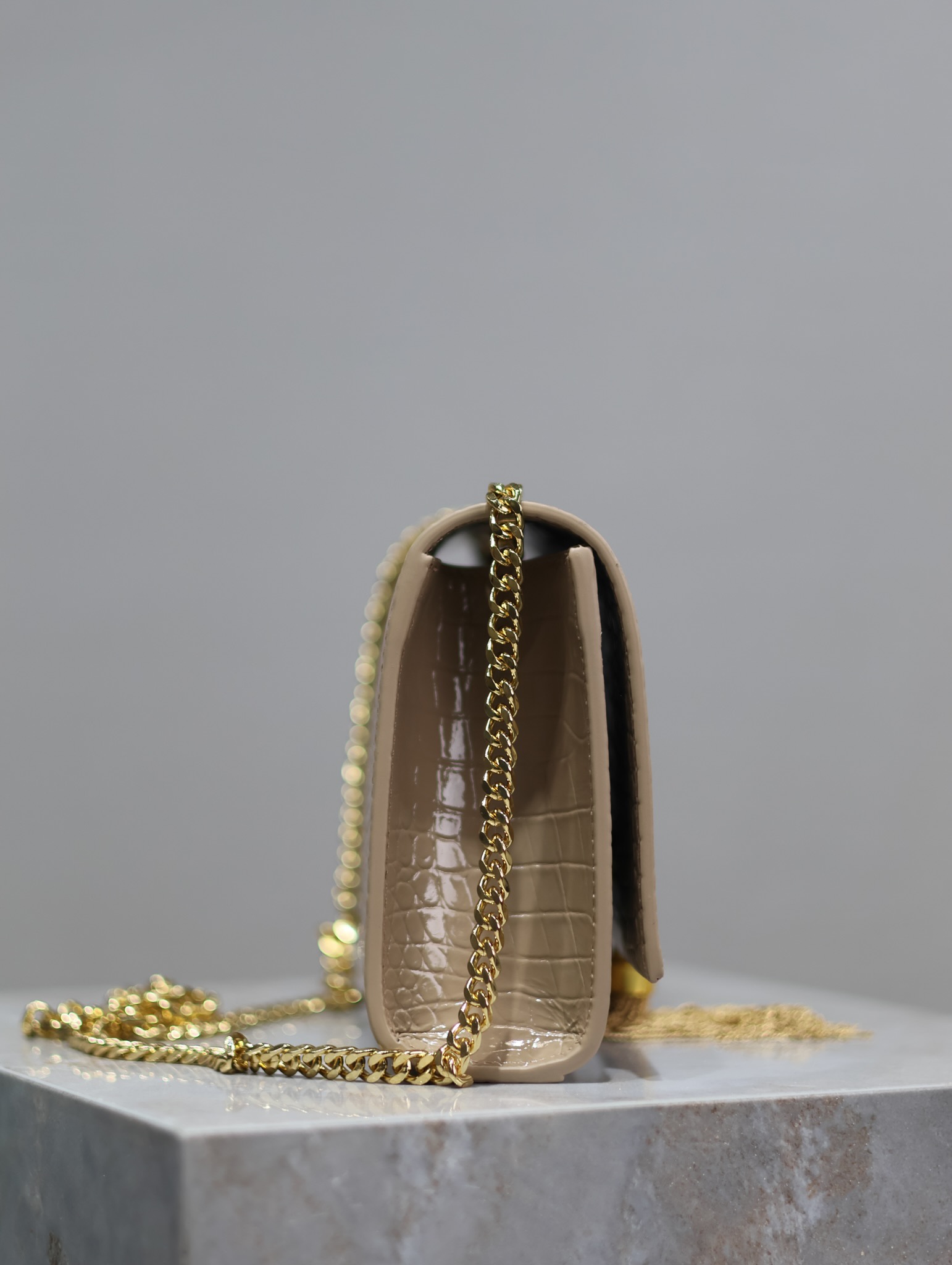 YSL Medium Kate Tassel  in Beige Crocodile Grain Leather - Replica Luxury Bags™