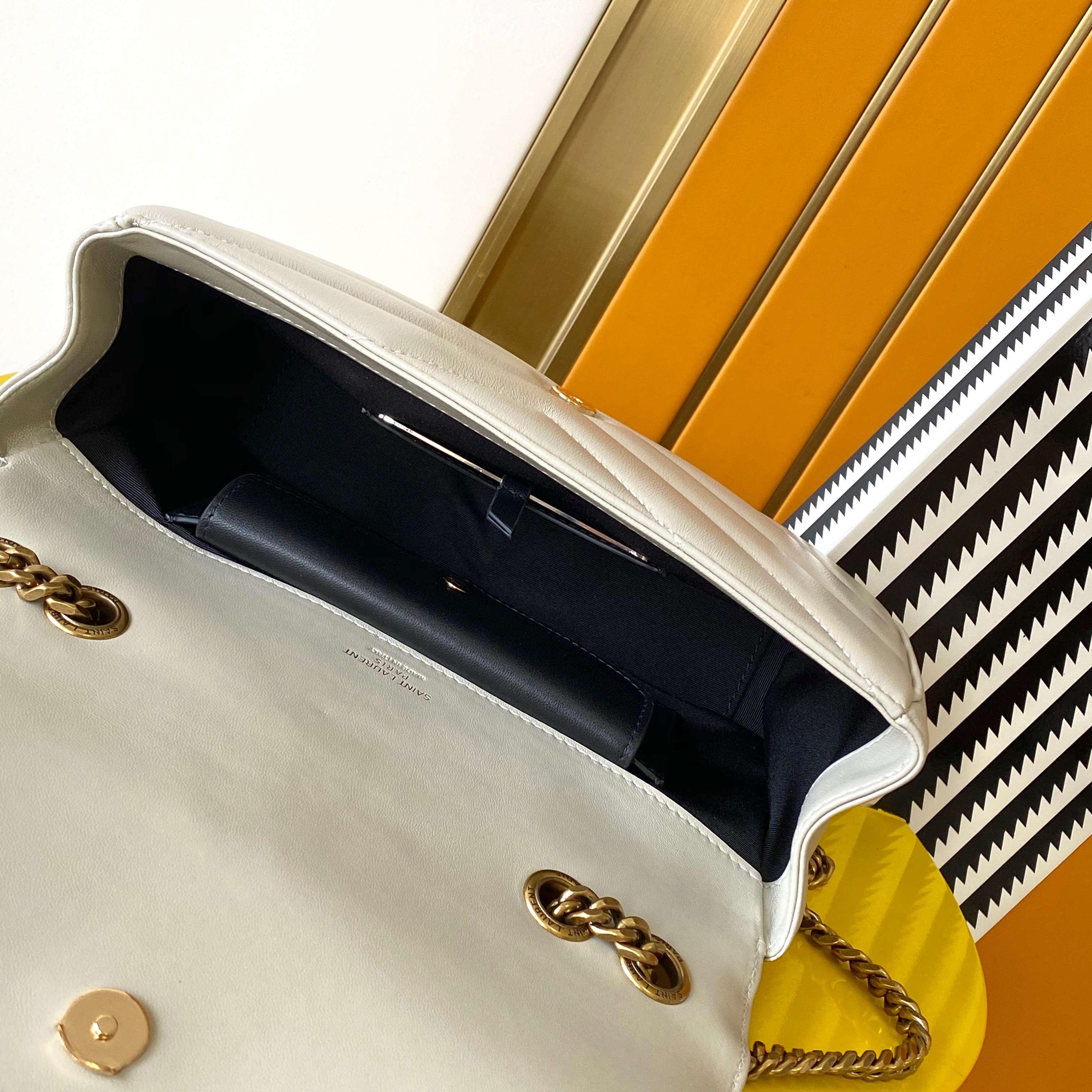 YSL Mini、Small、Medium、Large Loulou  in White Lambskin Leather Gold-Toned Hardware - Replica Luxury Bags™