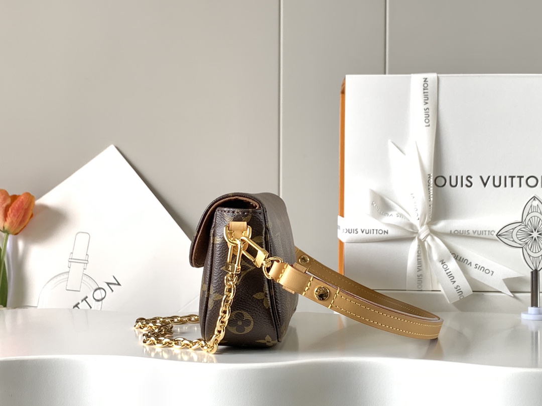 LV Wallet on Chain Ivy Monogram - Replica Luxury Bags™