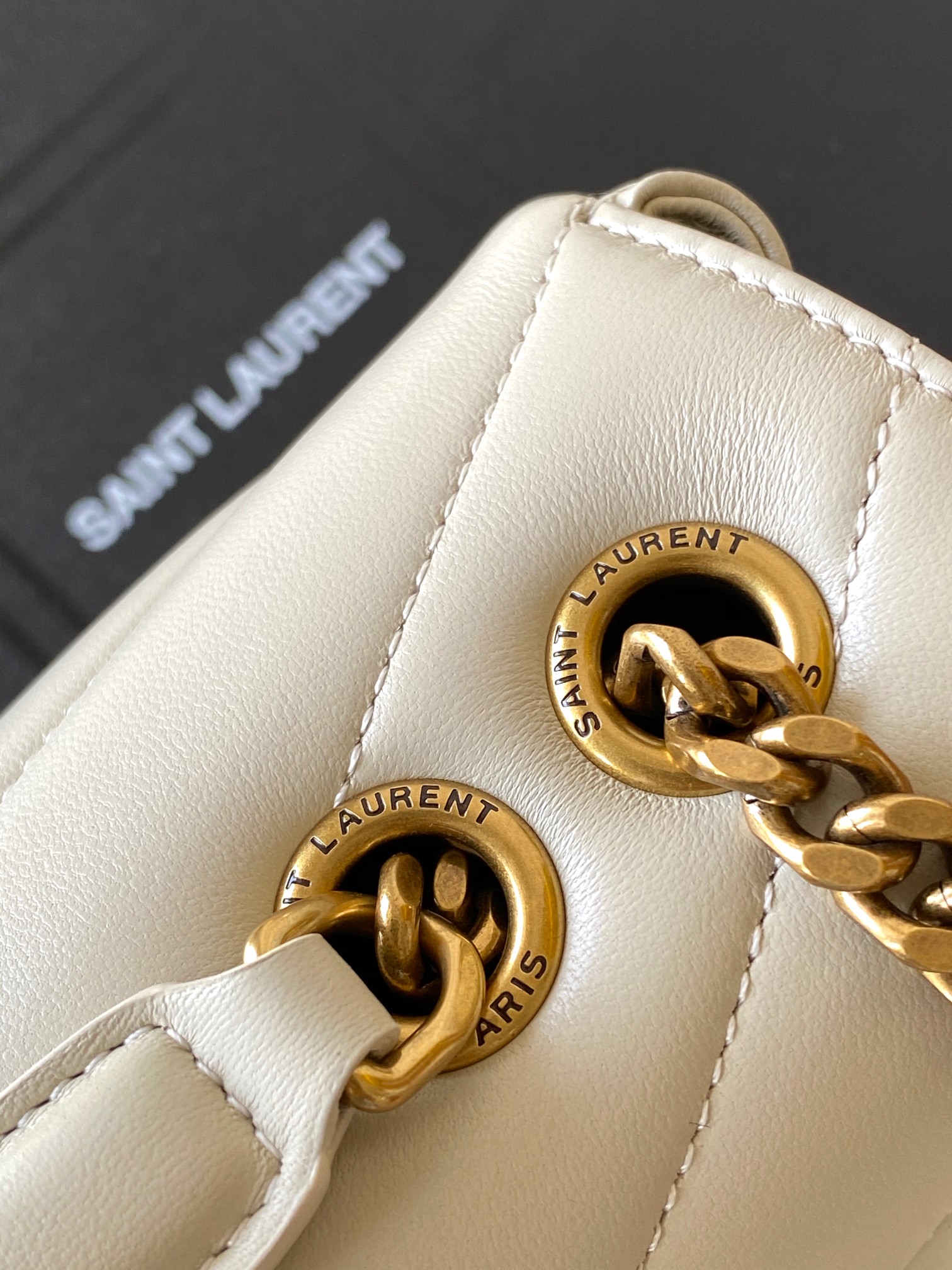 YSL Mini、Small、Medium、Large Loulou  in White Lambskin Leather Gold-Toned Hardware - Replica Luxury Bags™