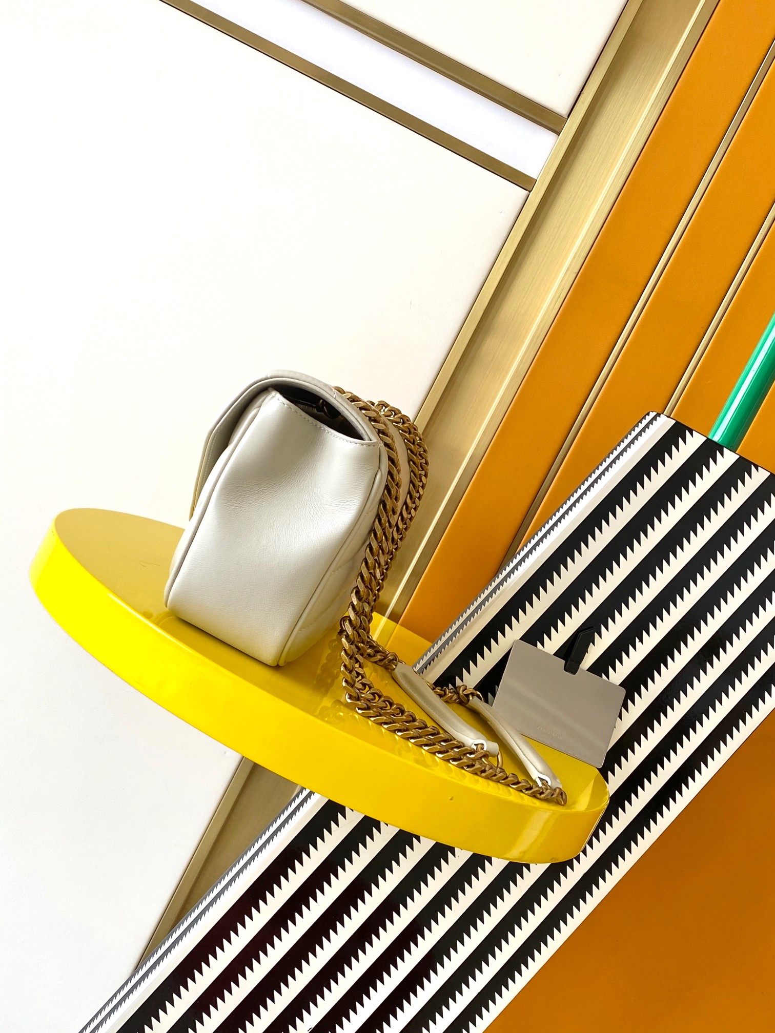 YSL Mini、Small、Medium、Large Loulou  in White Lambskin Leather Gold-Toned Hardware - Replica Luxury Bags™