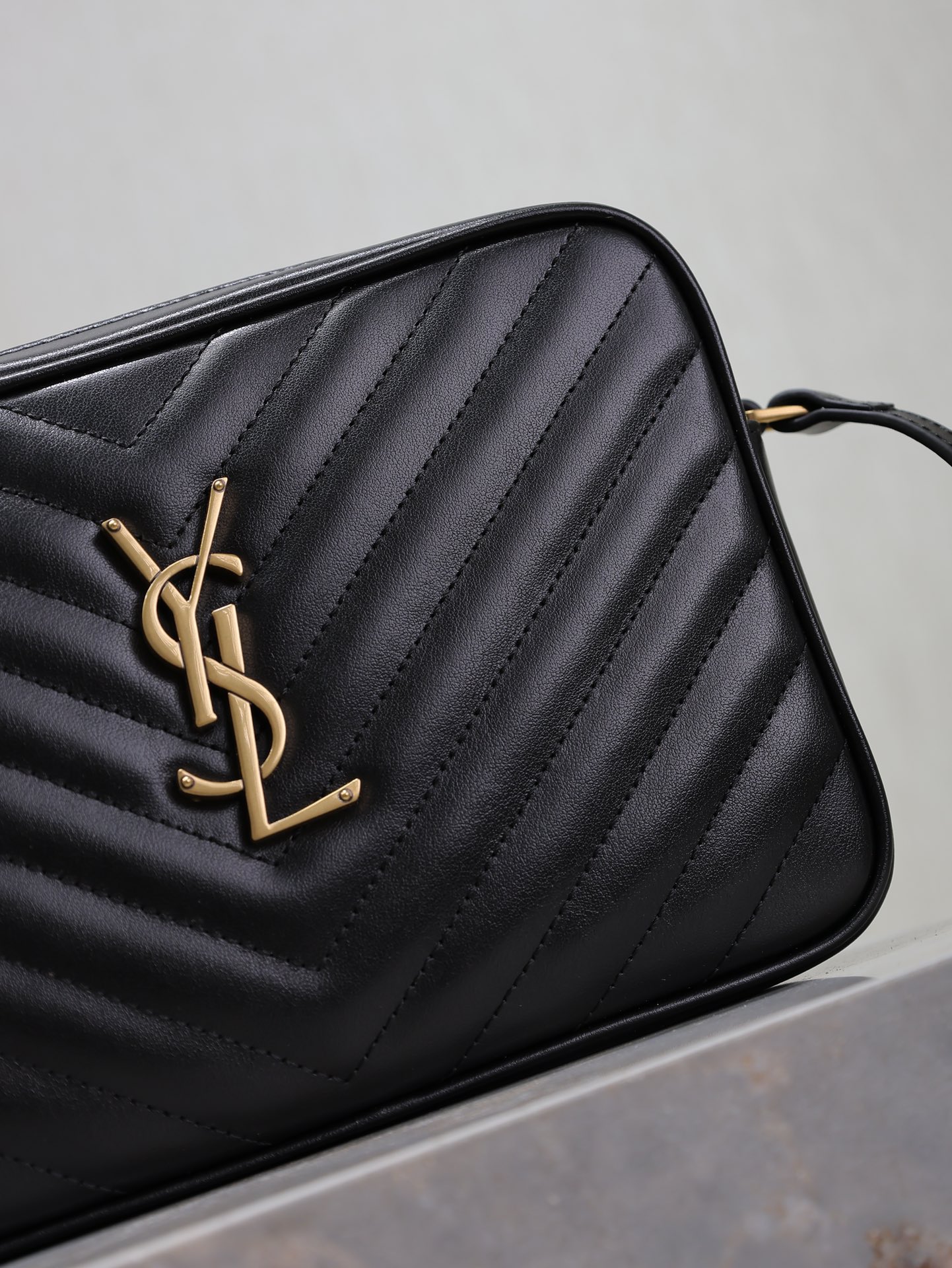 YSL Lou Camera  in Black Quilted Calfskin & Gold-Toned Hardware - Replica Luxury Bags™