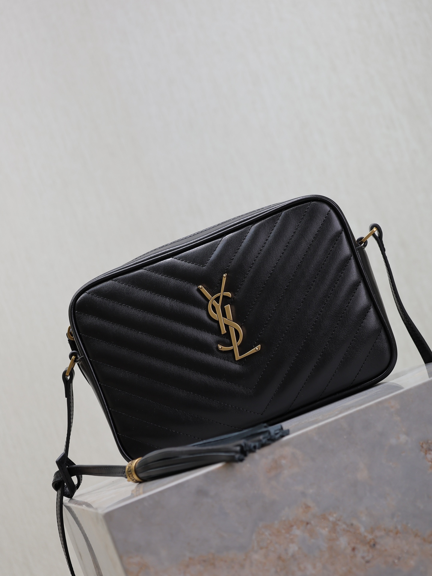 YSL Lou Camera  in Black Quilted Calfskin & Gold-Toned Hardware - Replica Luxury Bags™