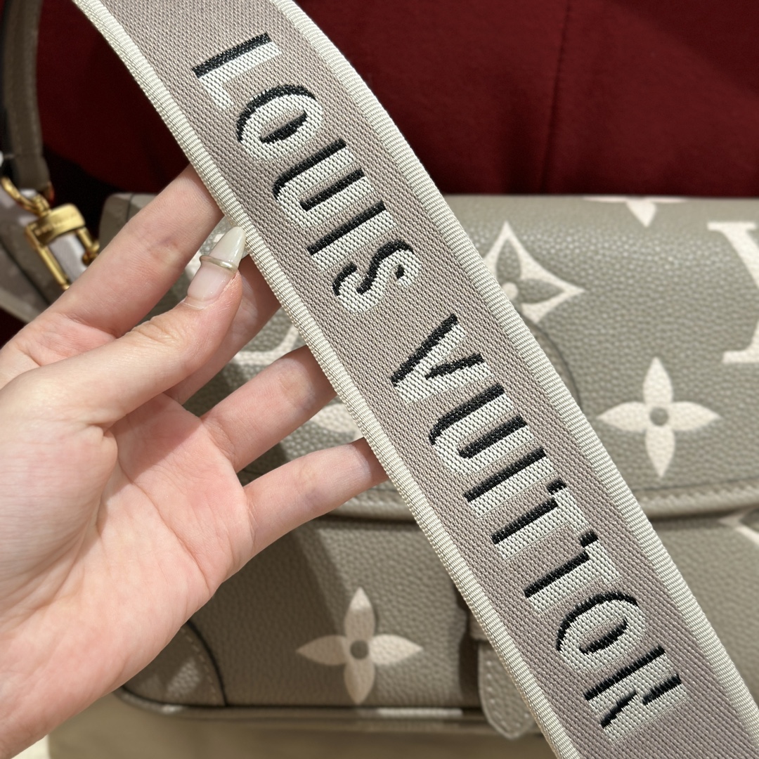 LOUIS VUITTON Diane Crossbody s - Replica Luxury Bags™