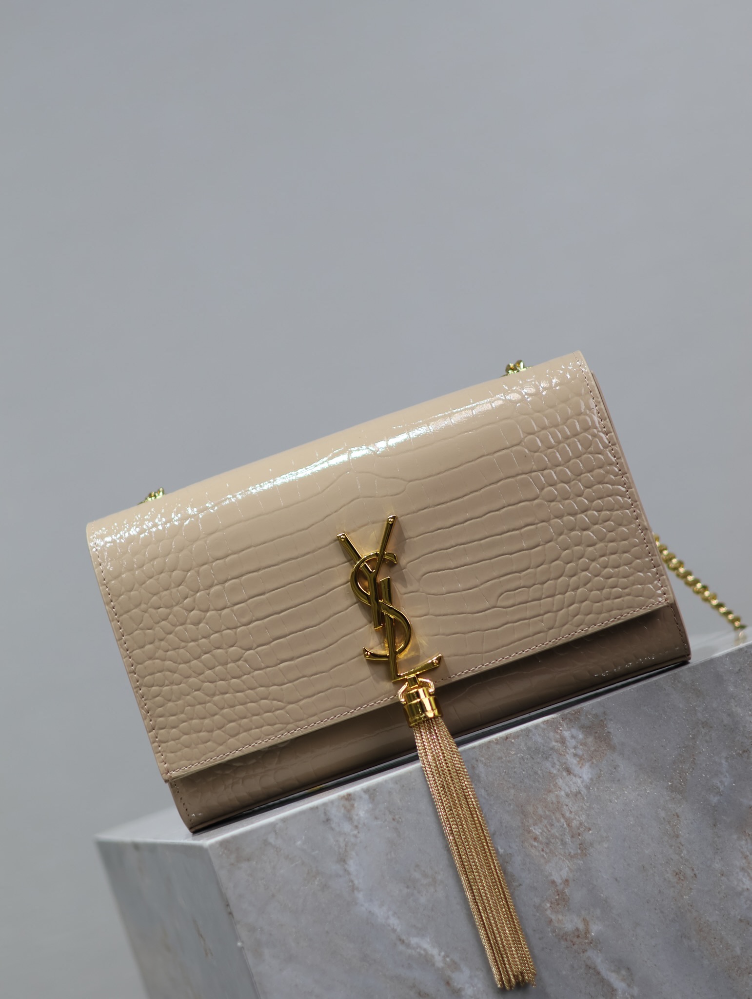 YSL Medium Kate Tassel  in Beige Crocodile Grain Leather - Replica Luxury Bags™