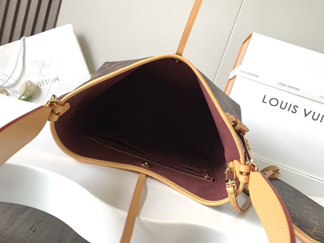 LV CarryAll PM Hand - Medium - Replica Luxury Bags™