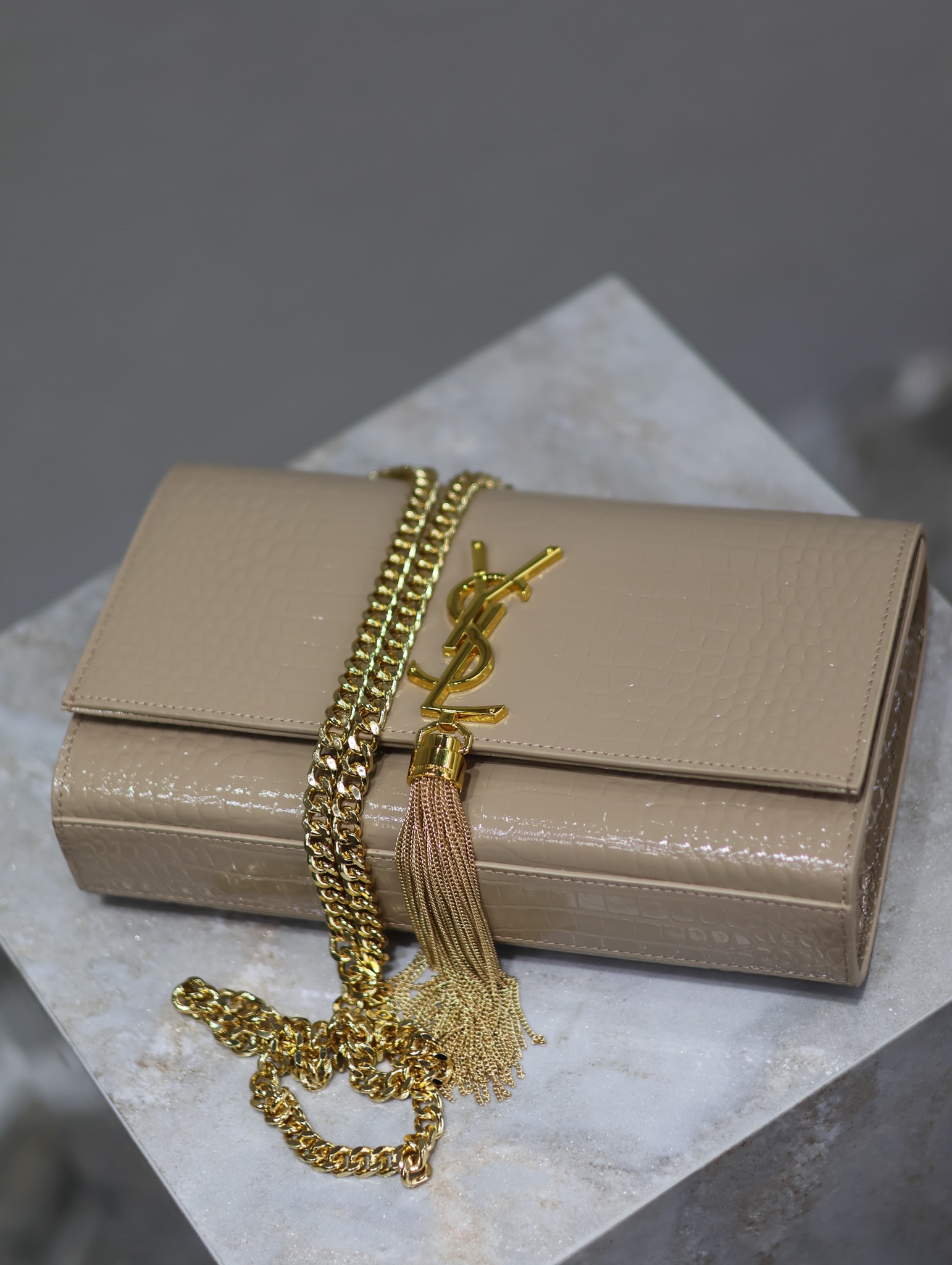 YSL Medium Kate Tassel  in Beige Crocodile Grain Leather - Replica Luxury Bags™