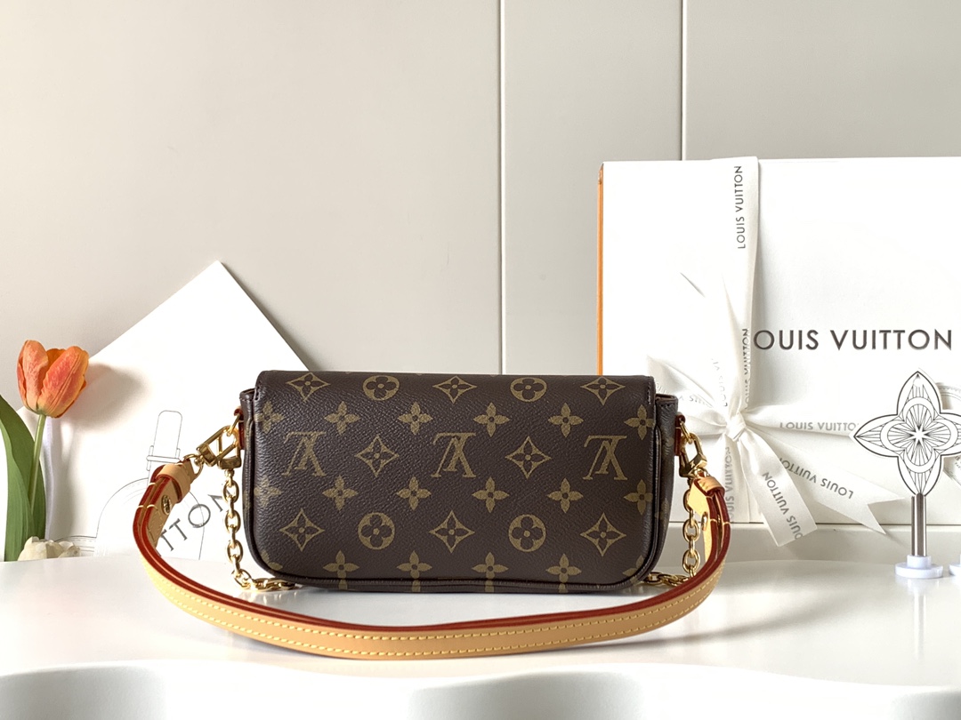 LV Wallet on Chain Ivy Monogram - Replica Luxury Bags™