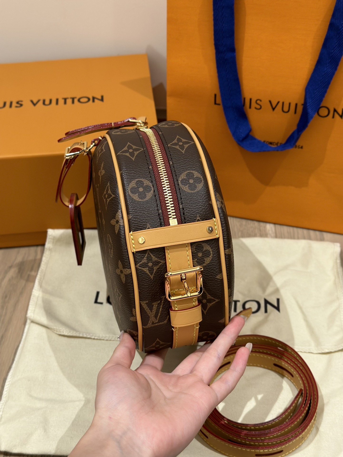 LV Boite Chapeau Souple MM - Replica Luxury Bags™