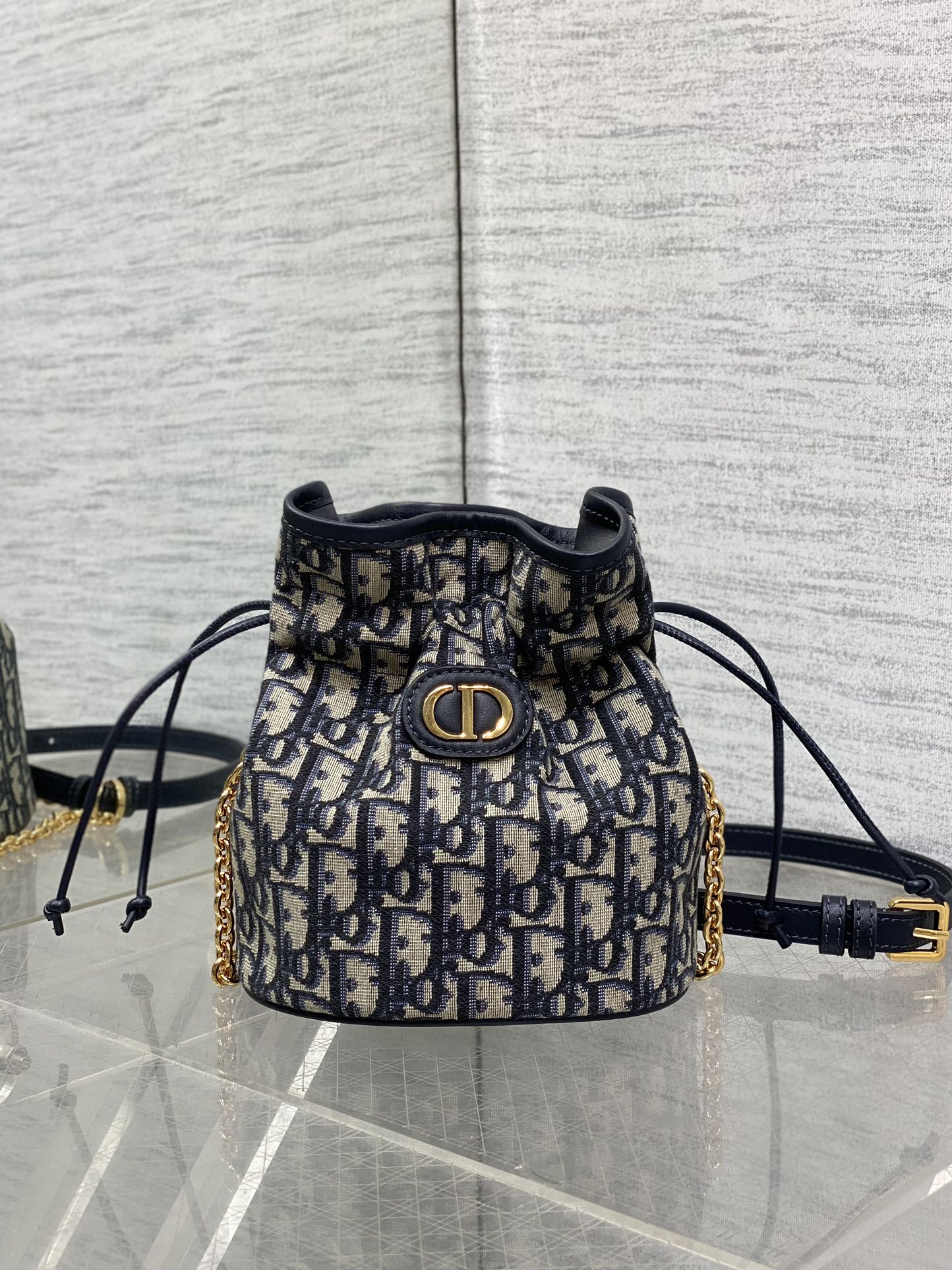 Dior 30 Montaigne Mini Bucket  with Drawstring - Blue Dior Oblique Jacquard - Replica Luxury Bags™