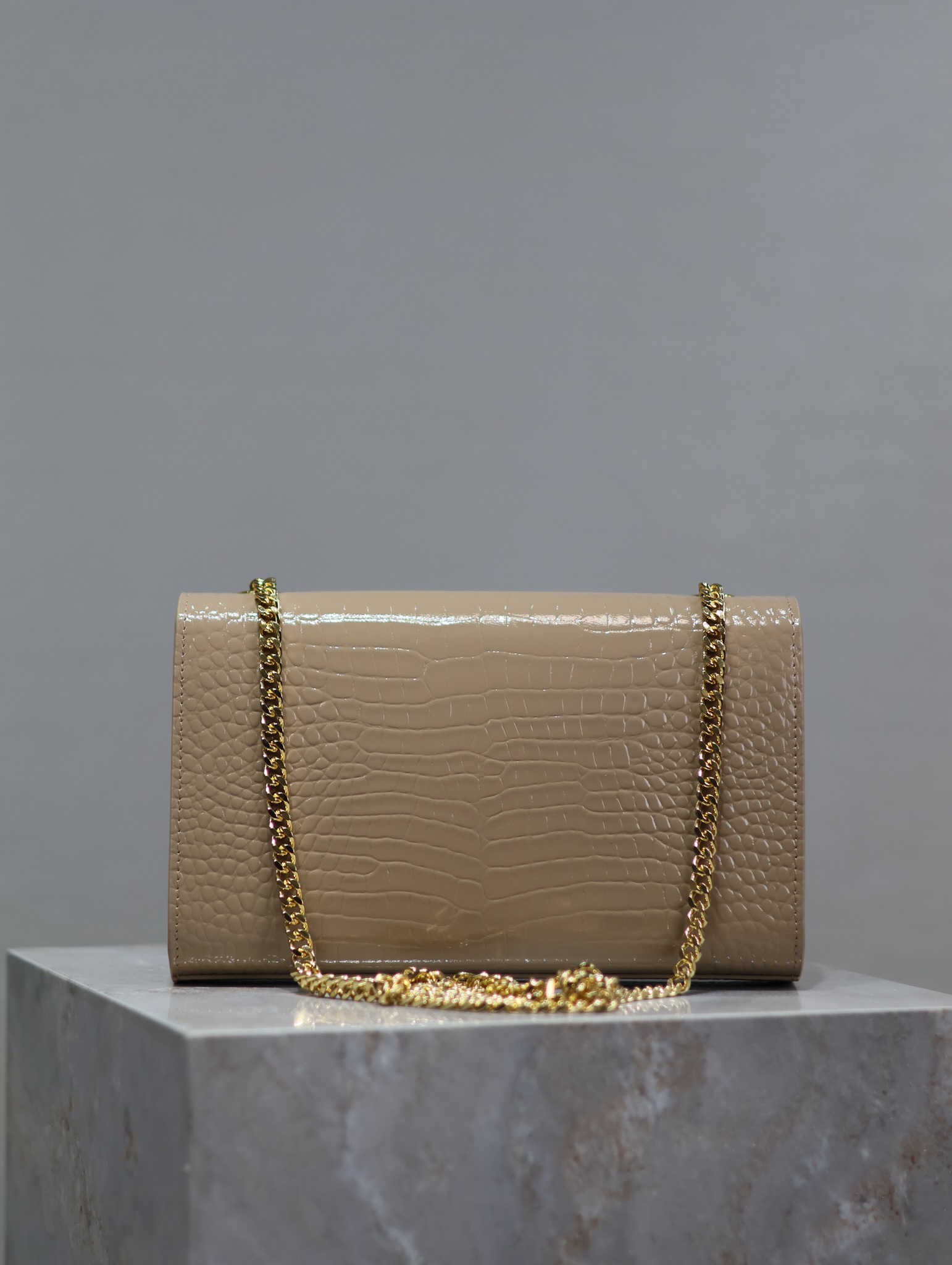 YSL Medium Kate Tassel  in Beige Crocodile Grain Leather - Replica Luxury Bags™