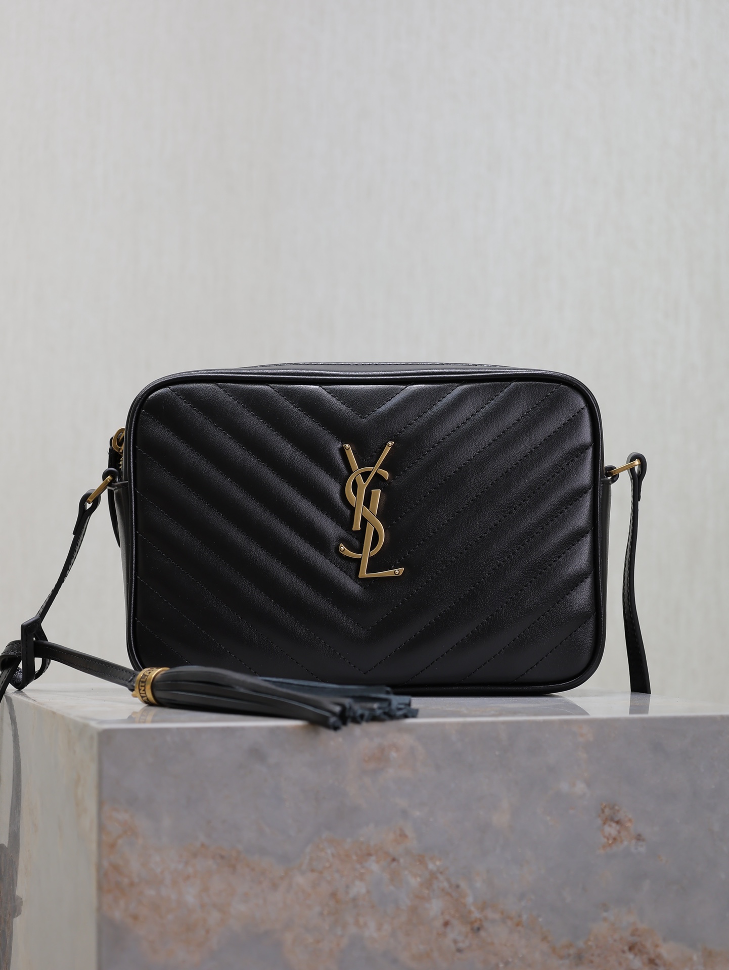 YSL Lou Camera  in Black Quilted Calfskin & Gold-Toned Hardware - Replica Luxury Bags™