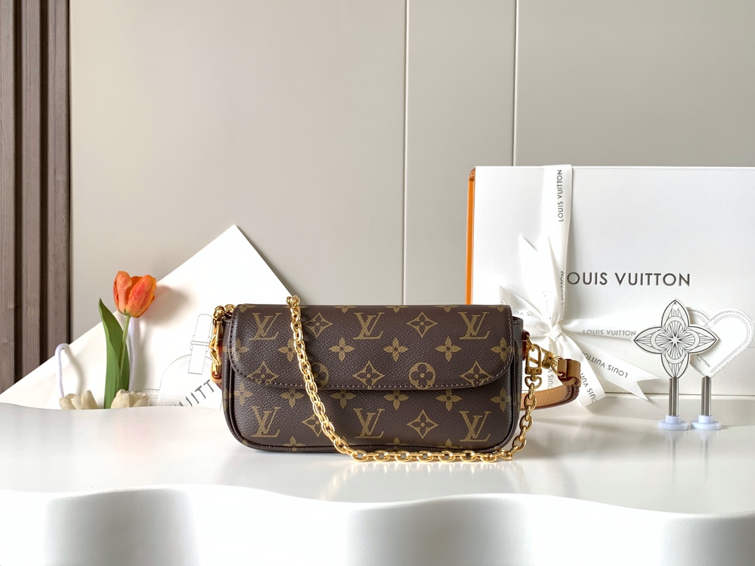 LV Wallet on Chain Ivy Monogram - Replica Luxury Bags™