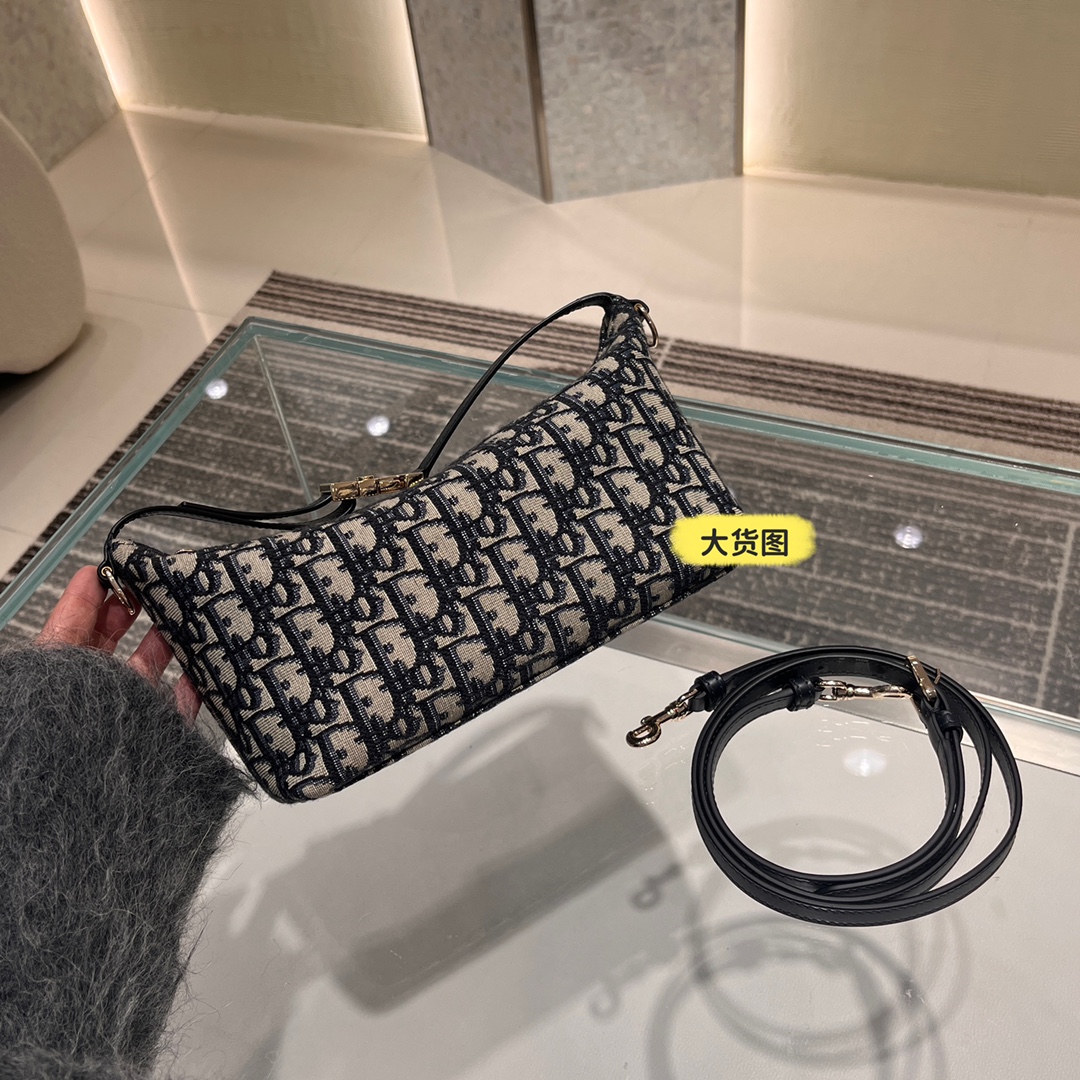 Medium DiorTravel Nomad Pouch - Blue Dior Oblique Jacquard - Replica Luxury Bags™