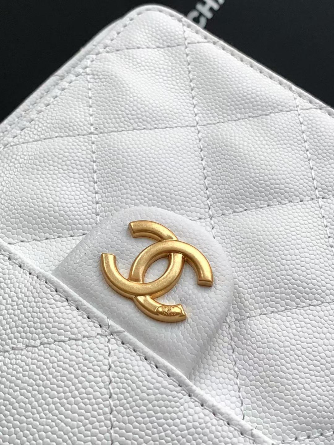 Chanel 25 Hobo  Small Grained Calfskin Gold-Tone Hardware in White - Replica Luxury Bags™
