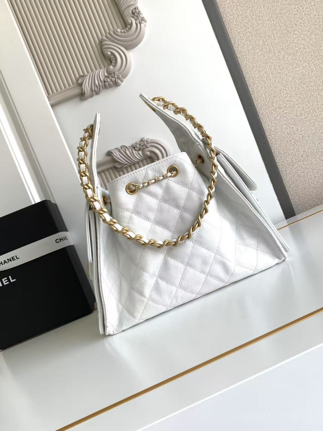 Chanel 25 Hobo  Small Grained Calfskin Gold-Tone Hardware in White - Replica Luxury Bags™