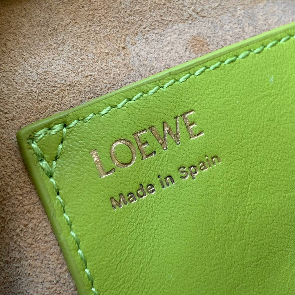 Loewe Amazona 23 Cropped Bag in Nappa Calfskin - Replica Luxury Bags™