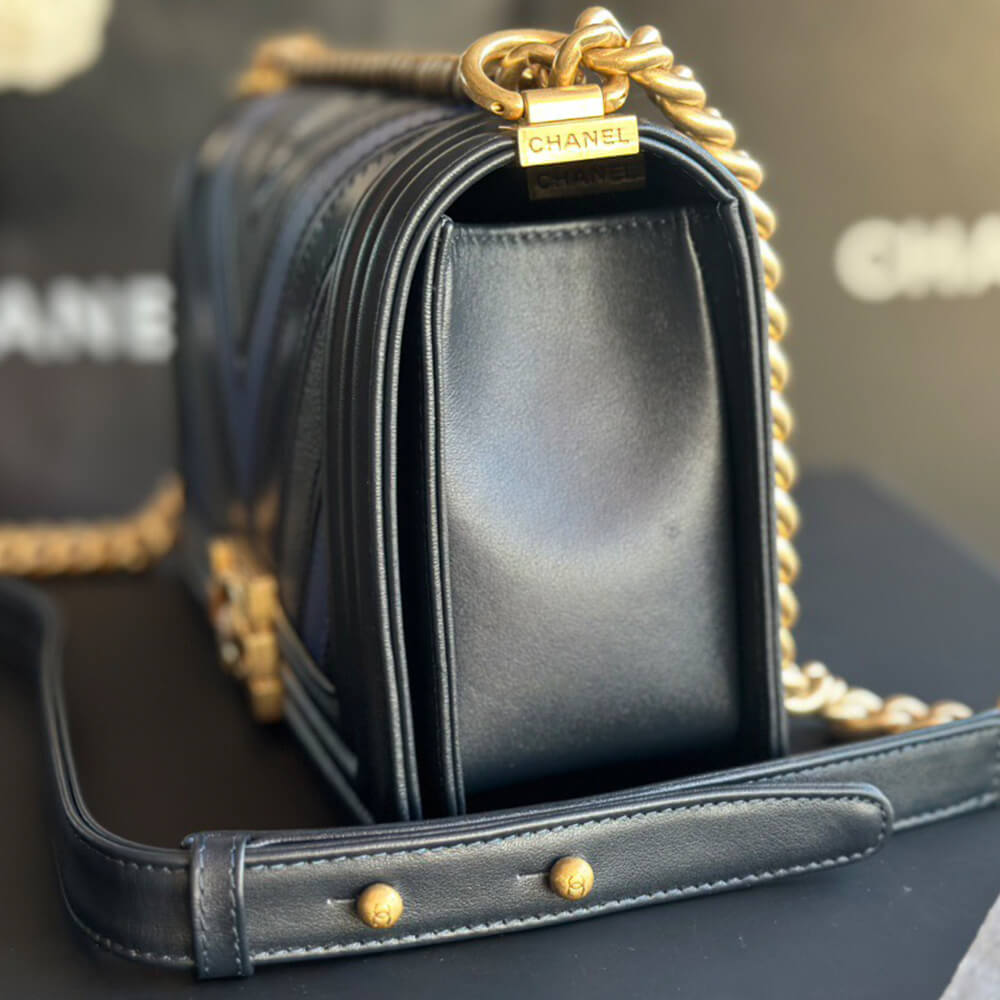 Chevron Boy Chanel Handbag - Replica Luxury Bags™