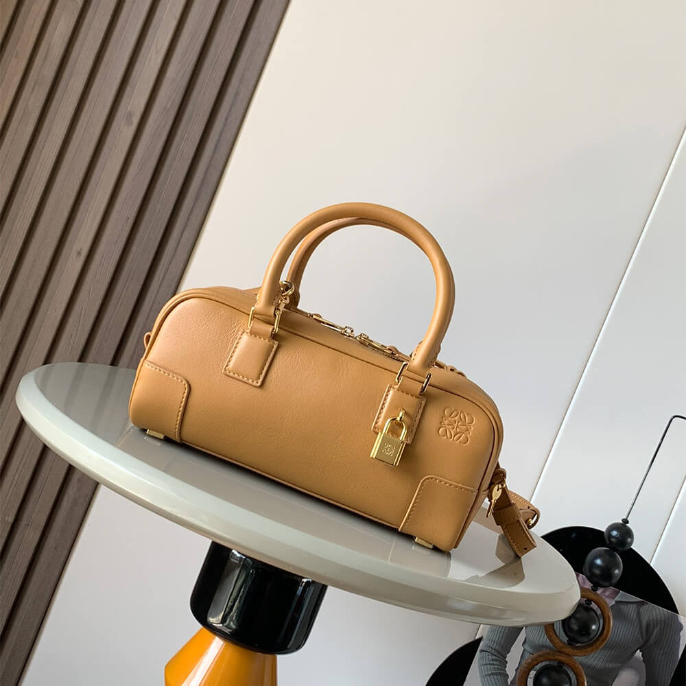 Loewe Amazona 23 Cropped Bag in Nappa Calfskin - Replica Luxury Bags™