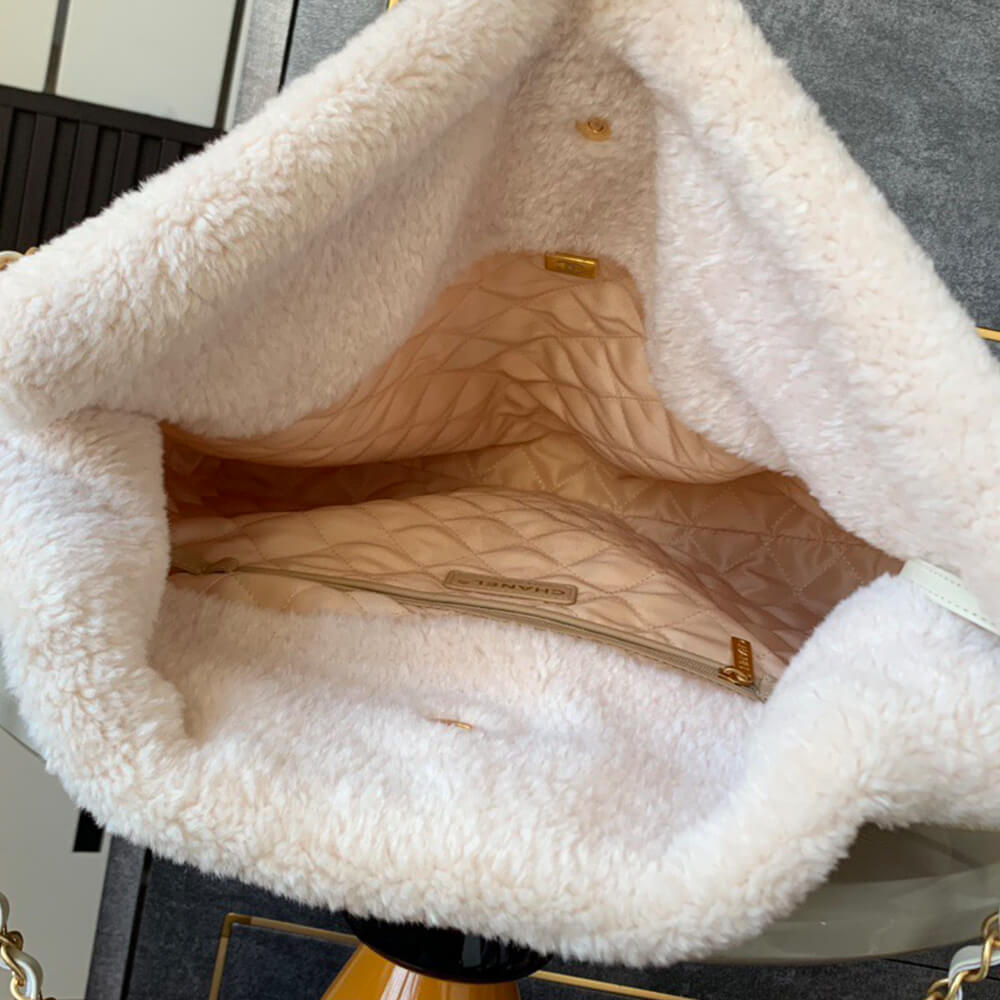 Chanel 22 Handbag - Replica Luxury Bags™