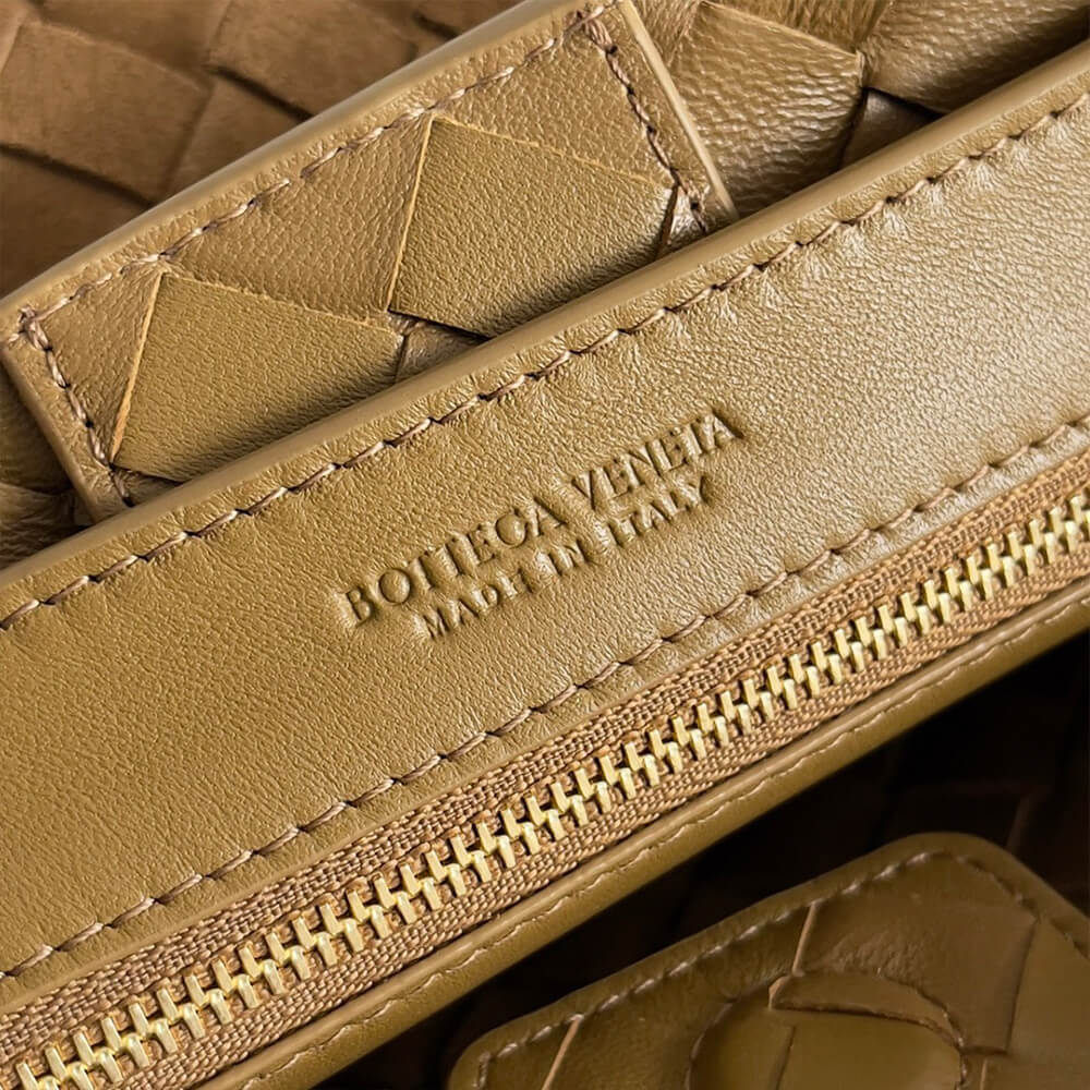 Bottega Veneta Small Andiamo Bag - Replica Luxury Bags™