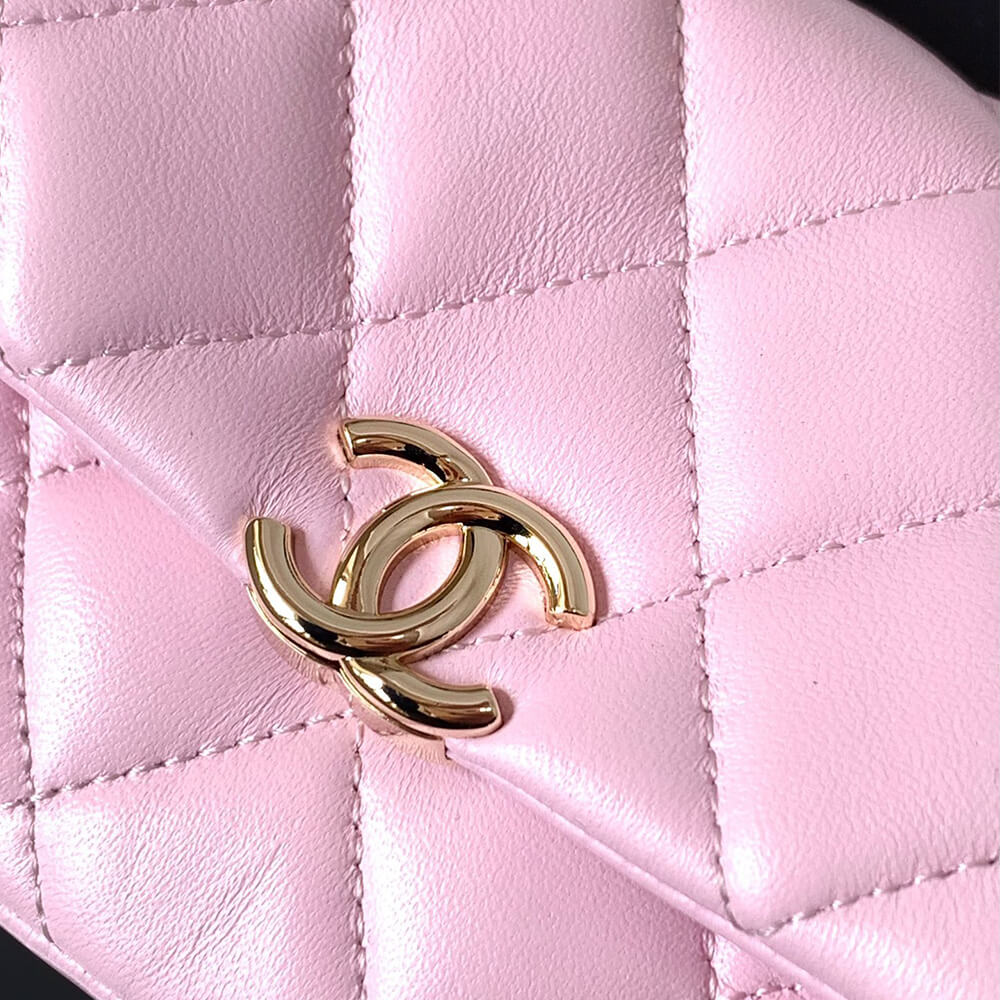 Chanel Clutch Bag in Pink with Chain - Replica Luxury Bags™