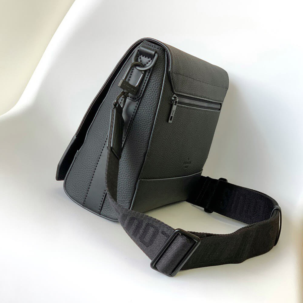 LV Takeoff Messenger Bag - Replica Luxury Bags™