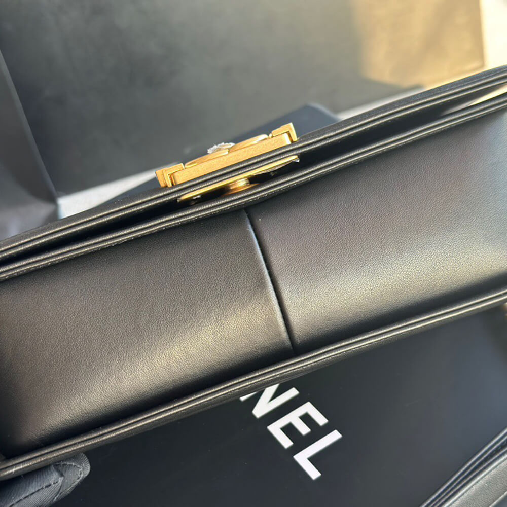 Chevron Boy Chanel Handbag - Replica Luxury Bags™