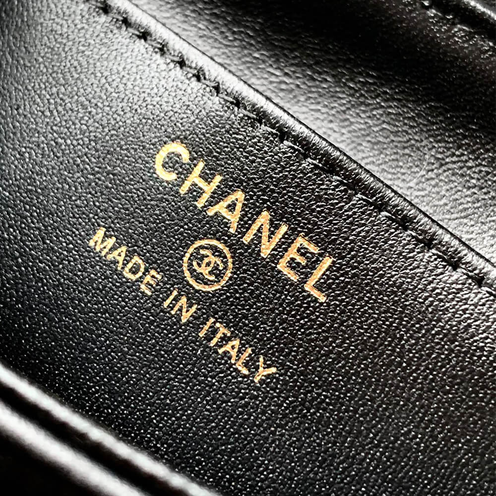 Chanel Clutch Bag with Chain - Replica Luxury Bags™