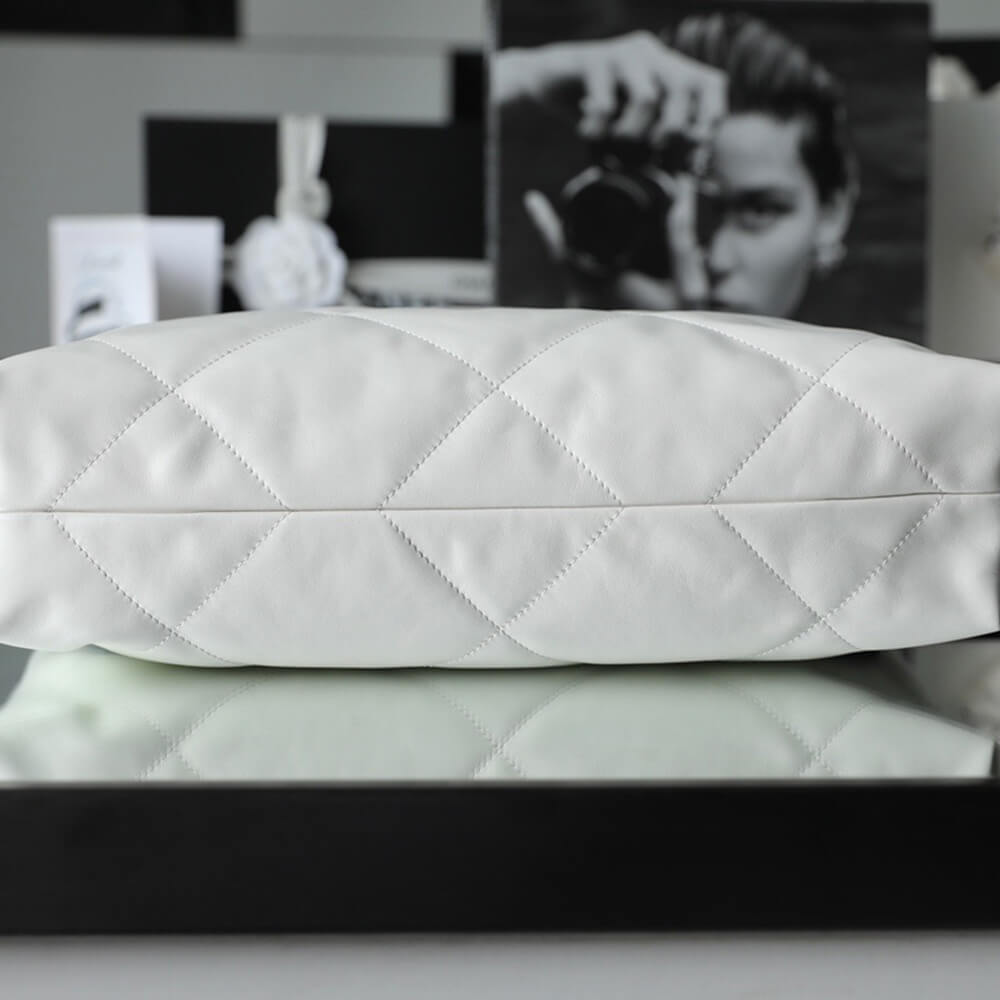 Chanel 22 Handbag - Replica Luxury Bags™