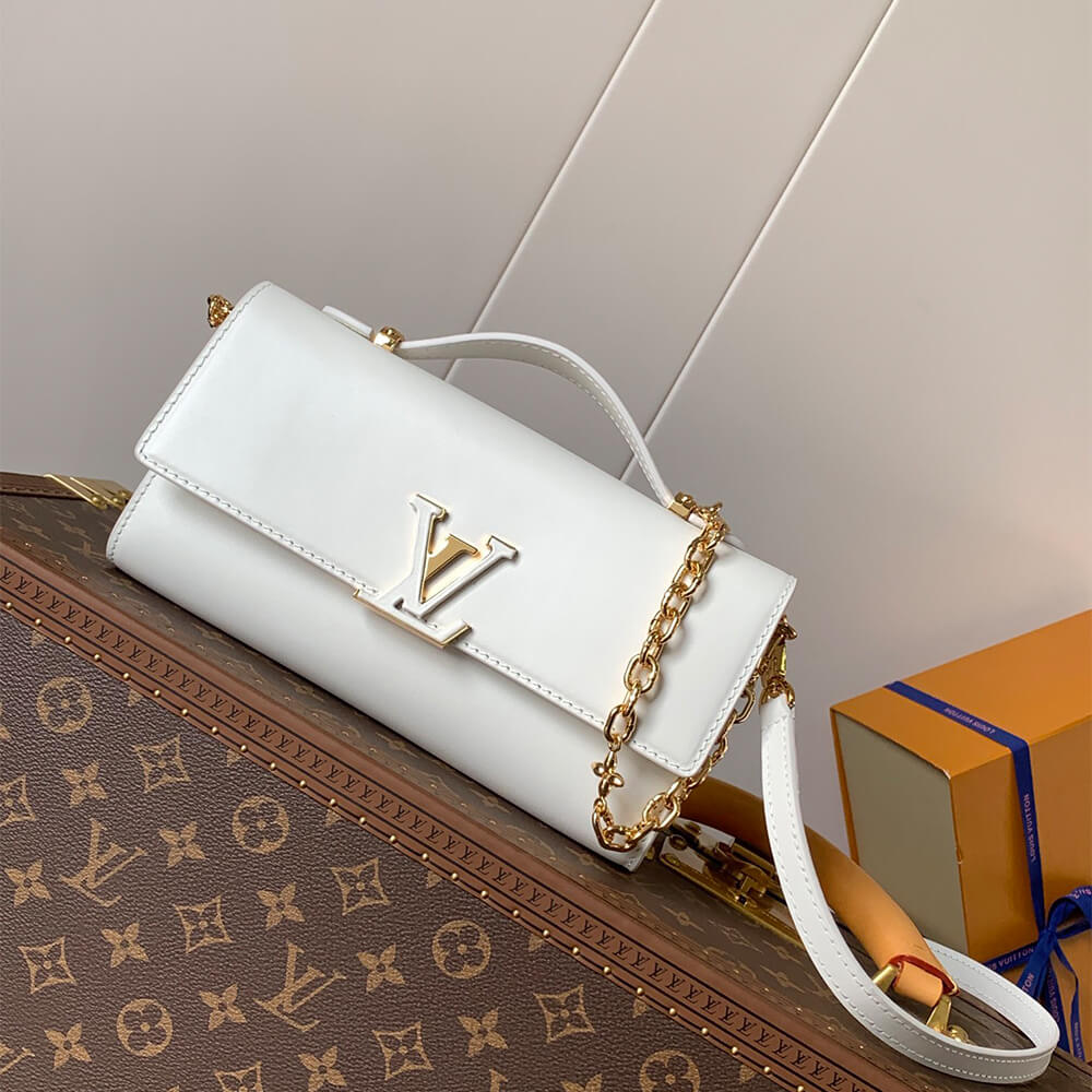 LV Wallet On Chain Capucines Bag - Replica Luxury Bags™