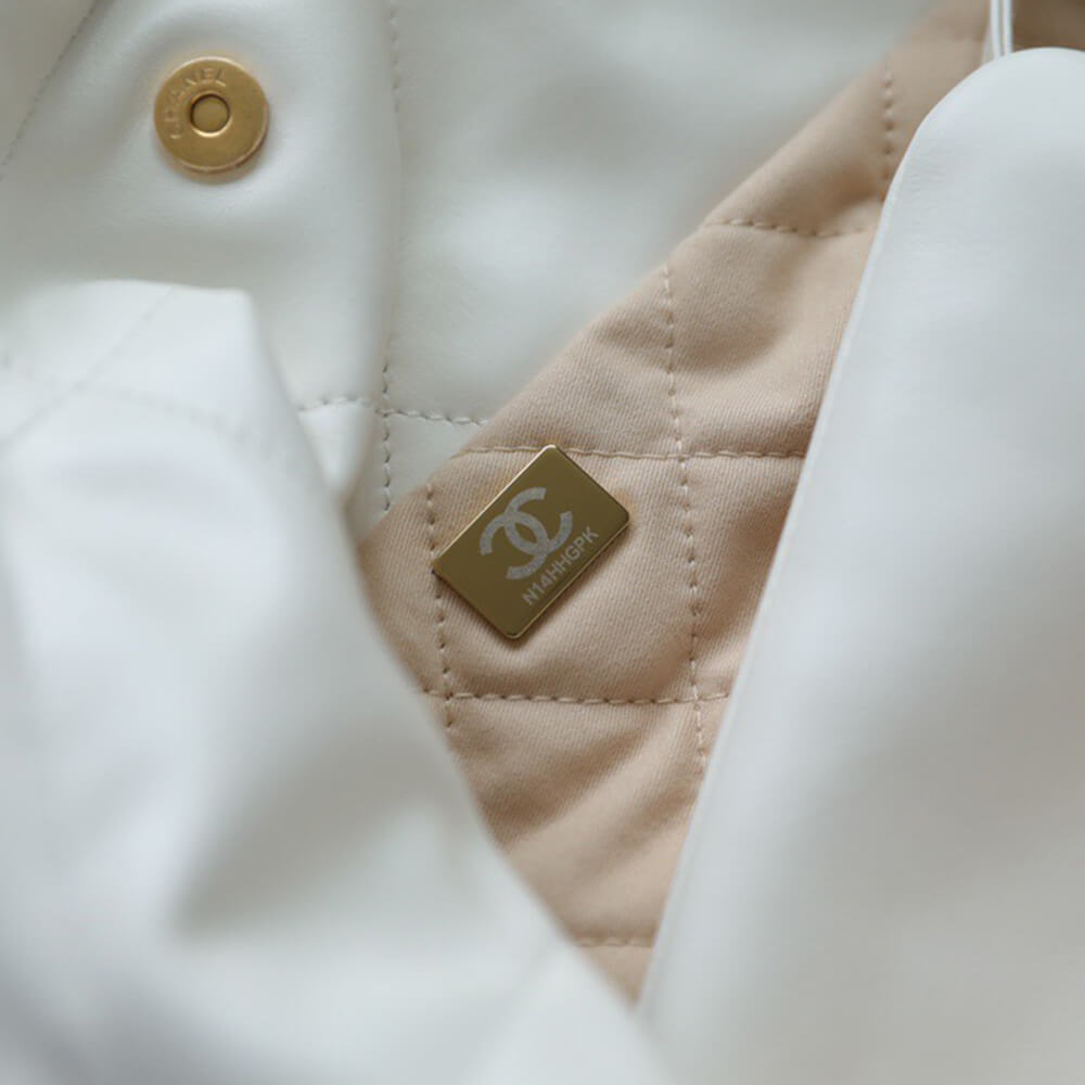 Chanel 22 Handbag - Replica Luxury Bags™