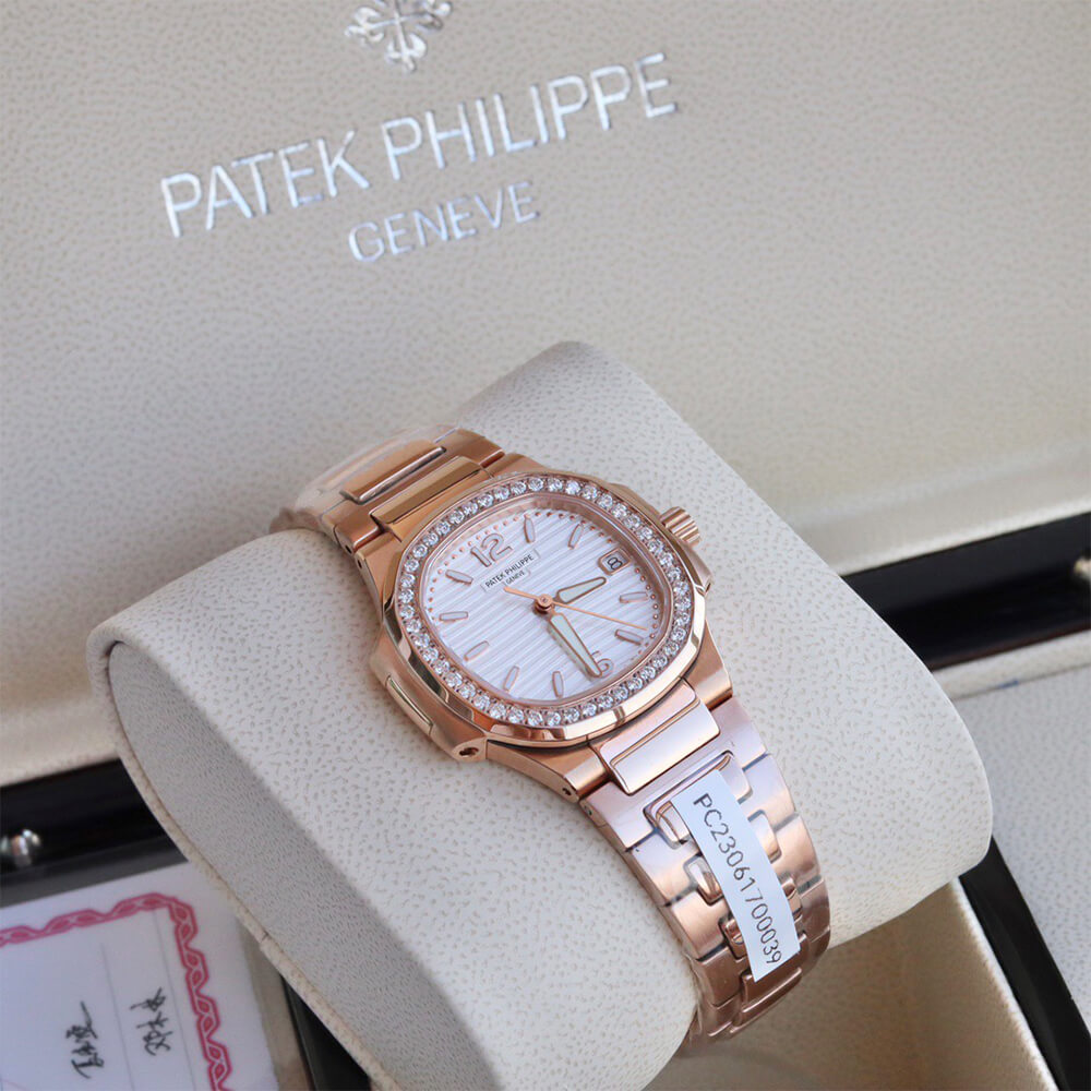 Patek Philippe Nautilus 7010/1R - Replica Luxury Bags™