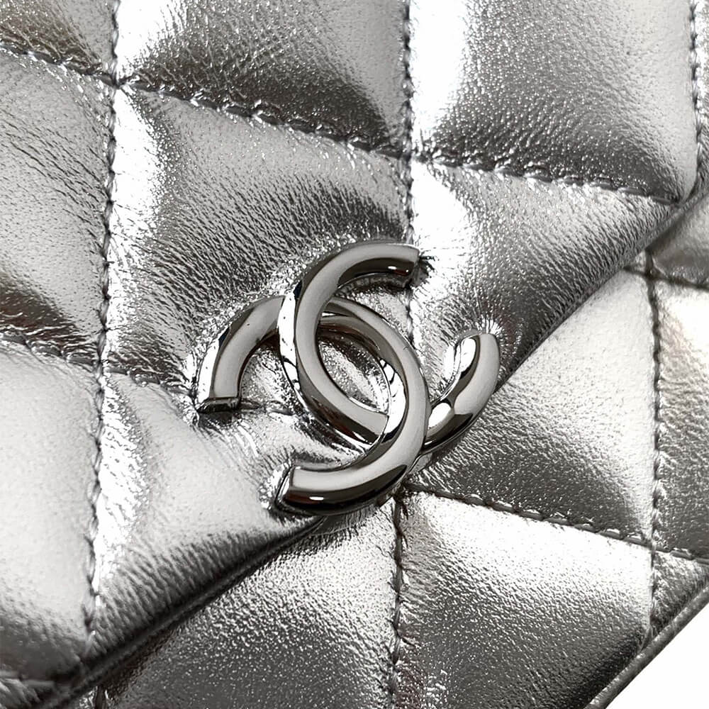 Chanel Clutch Bag with Chain - Replica Luxury Bags™
