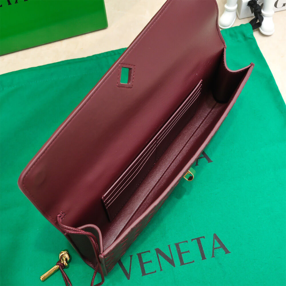 Bottega Veneta Andiamo Clutch Bag - Replica Luxury Bags™