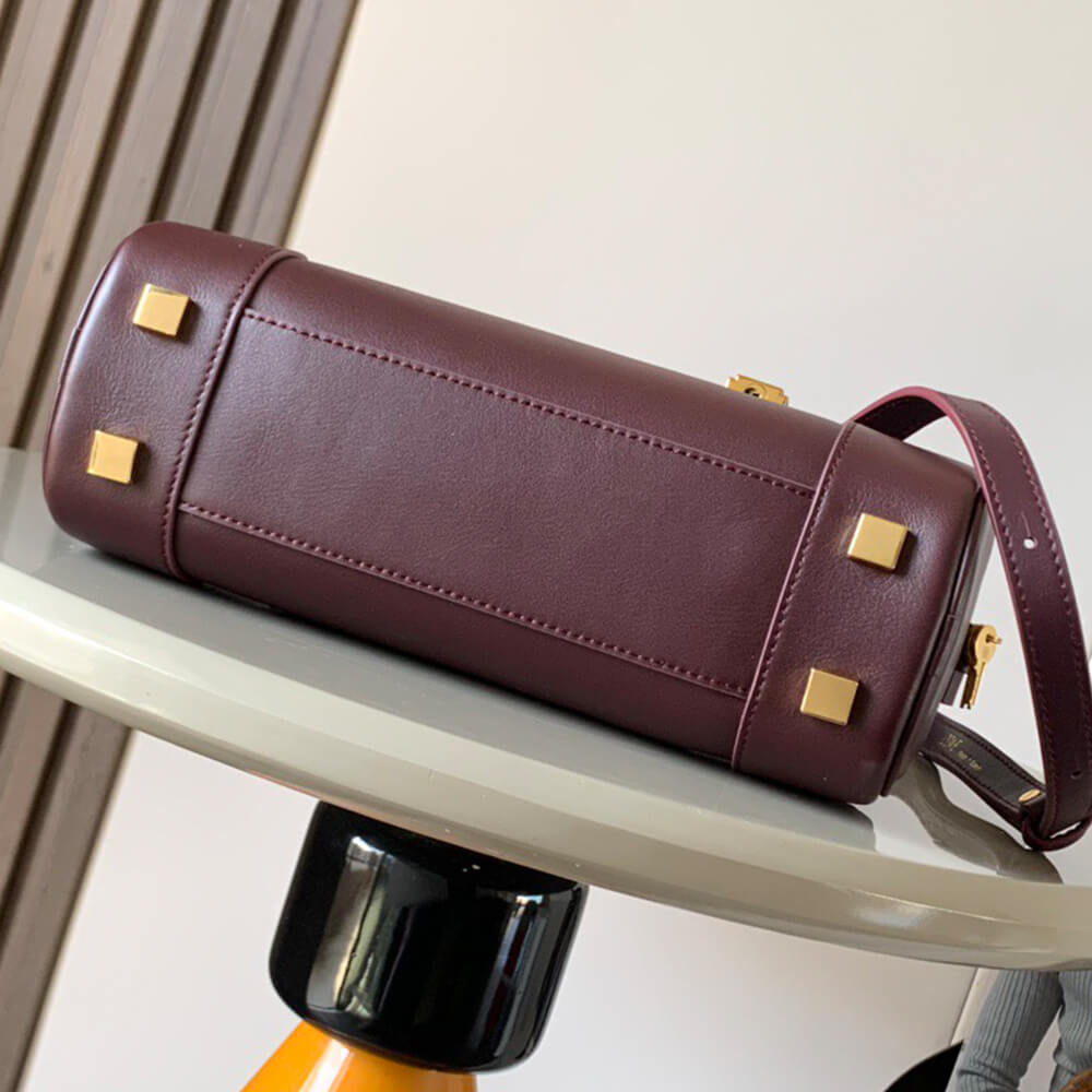 Loewe Amazona 23 Cropped Bag in Nappa Calfskin - Replica Luxury Bags™