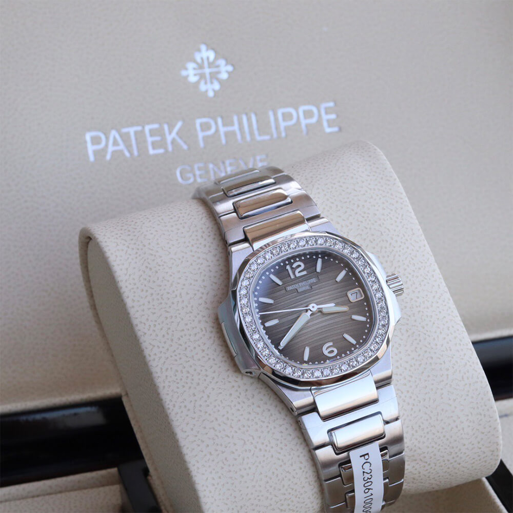 Patek Philippe Nautilus 7010/1R - Replica Luxury Bags™