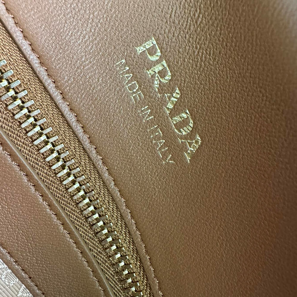 Prada Medium Saffiano leather bag - Replica Luxury Bags™