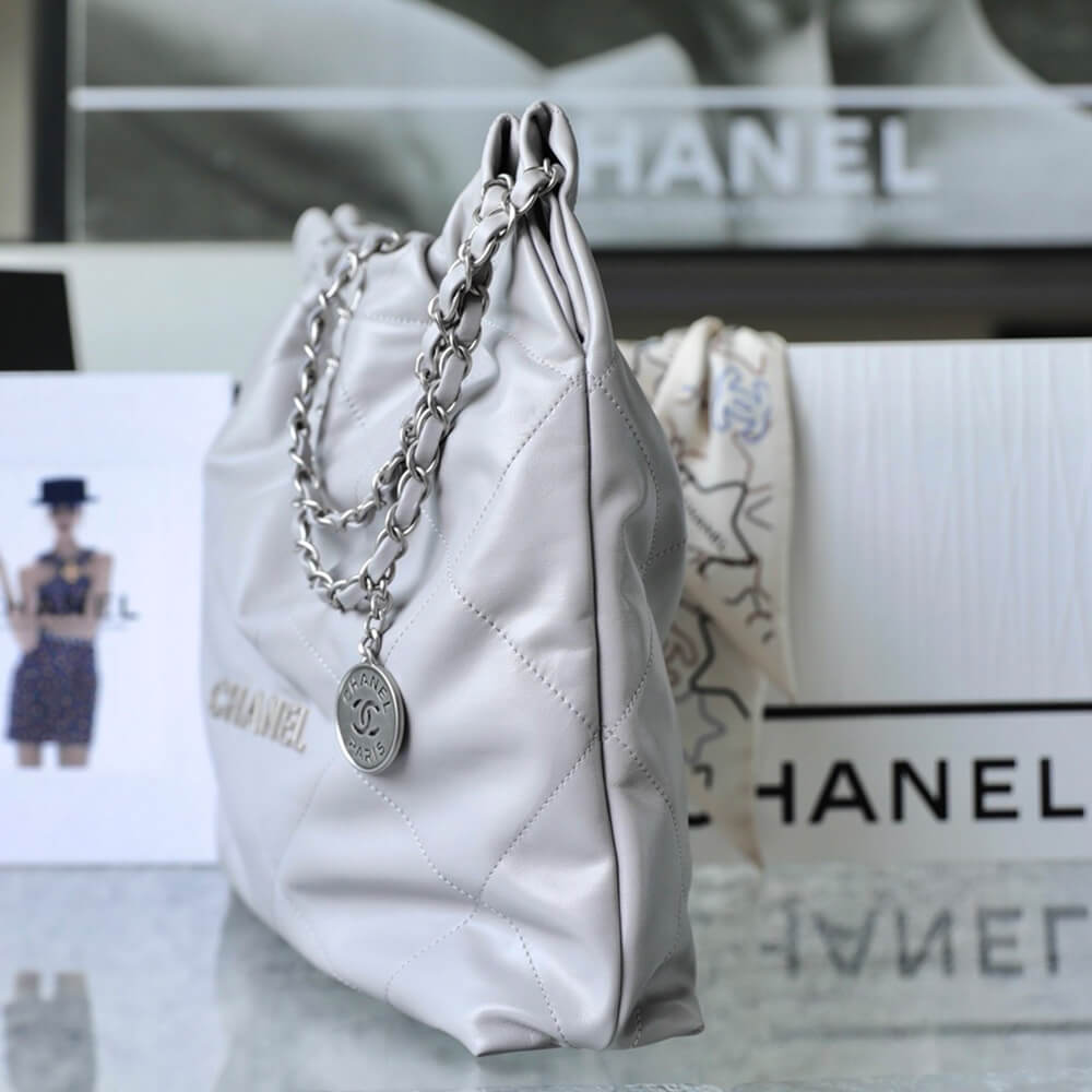 Chanel 22 Handbag - Replica Luxury Bags™