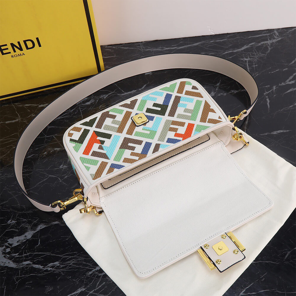 Fendi Baguette Bag - Replica Luxury Bags™