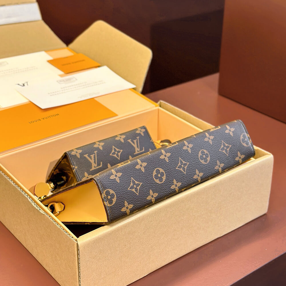 LV Toiletry Pouch On Chain Bag - Replica Luxury Bags™