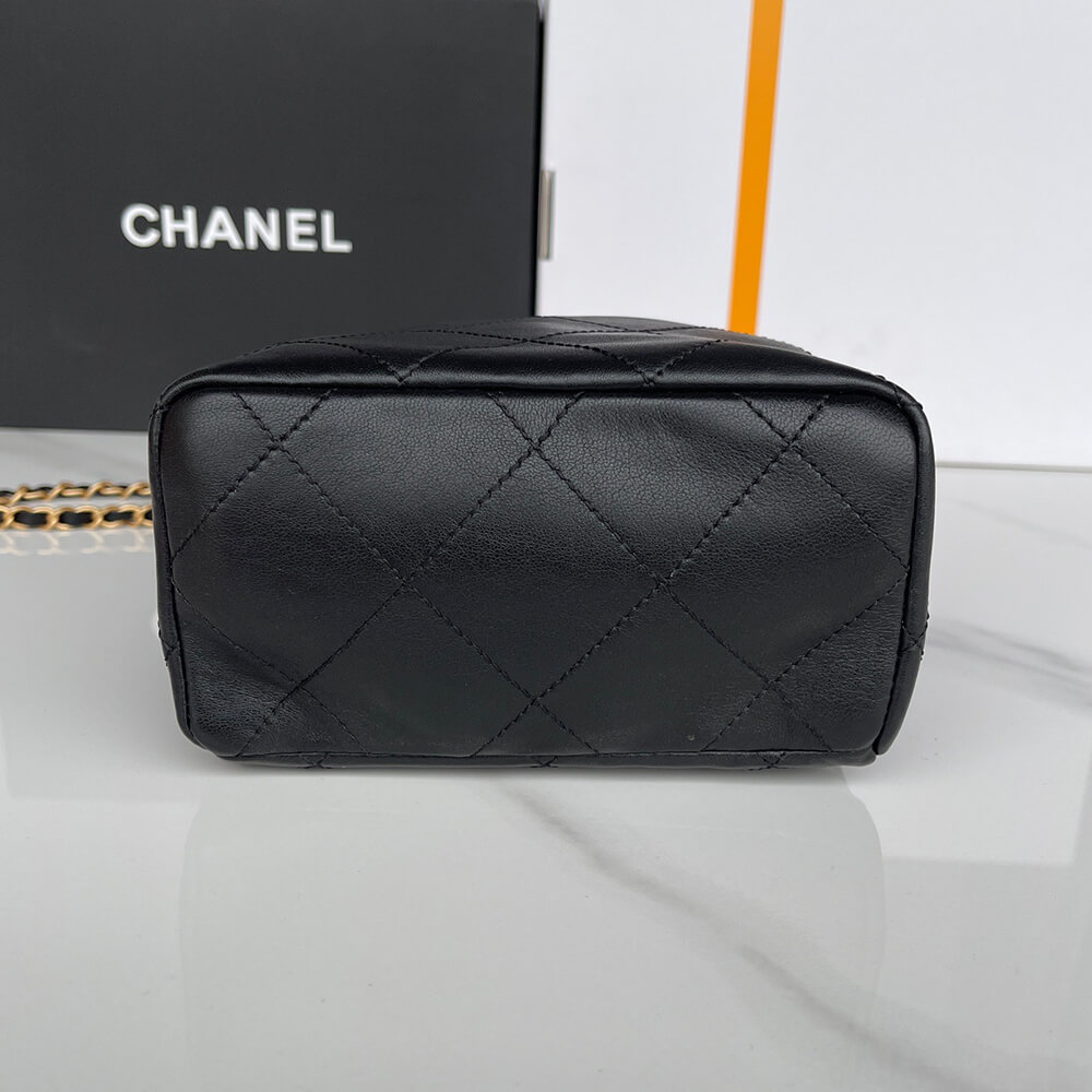 Chanel Small Bucket Bag - Replica Luxury Bags™