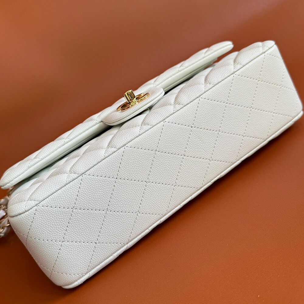 Chanel Classic Flap Handbag - Replica Luxury Bags™